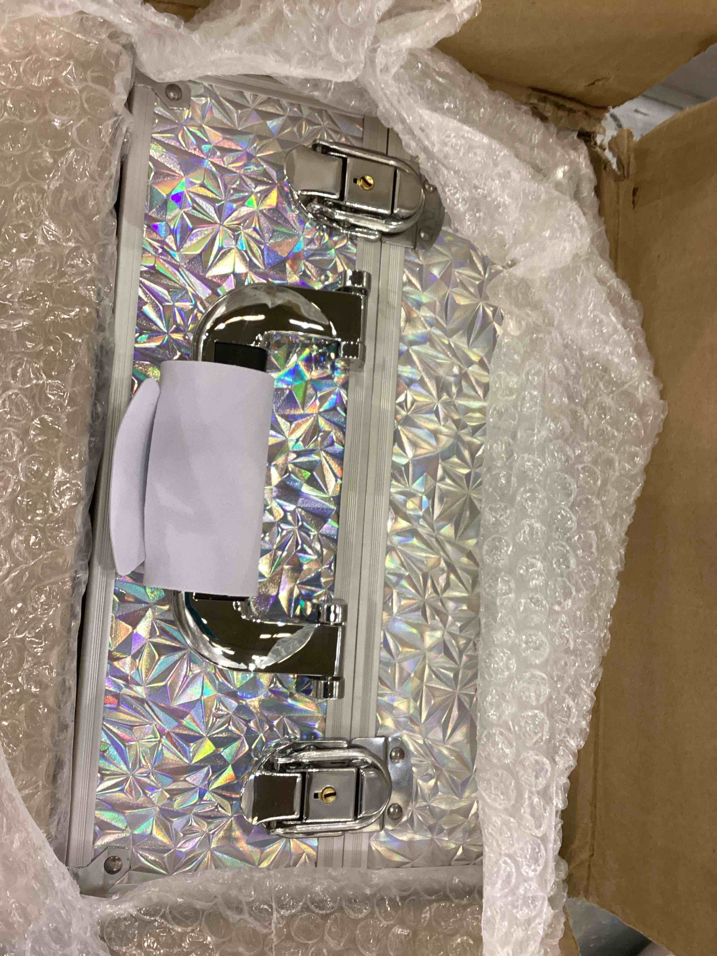 https://s3.amazonaws.com/lotting-images-prod/bidfta/EXS01158976_1705085794600.jpeg