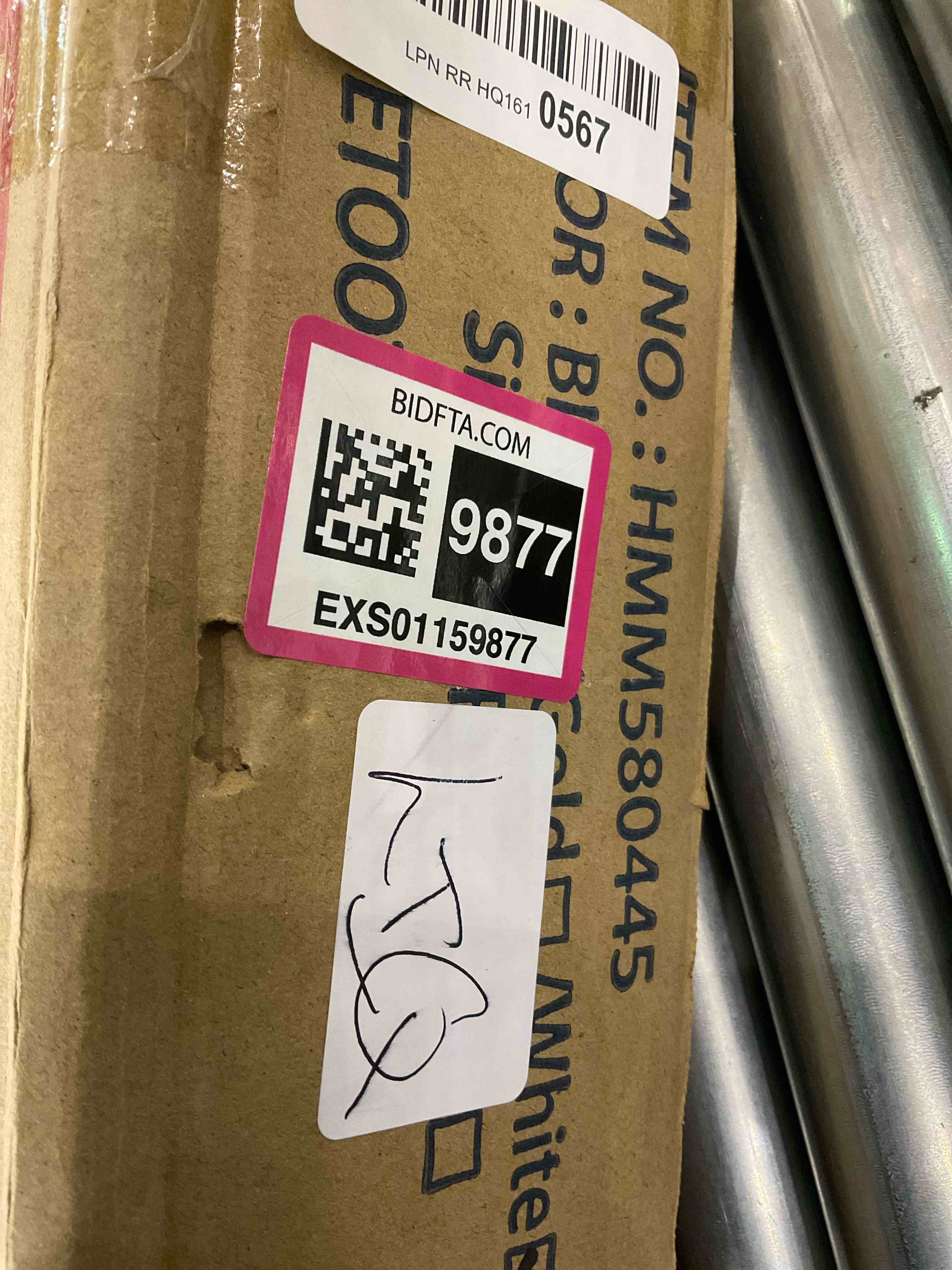 https://s3.amazonaws.com/lotting-images-prod/bidfta/EXS01159877_1706110337442.jpeg