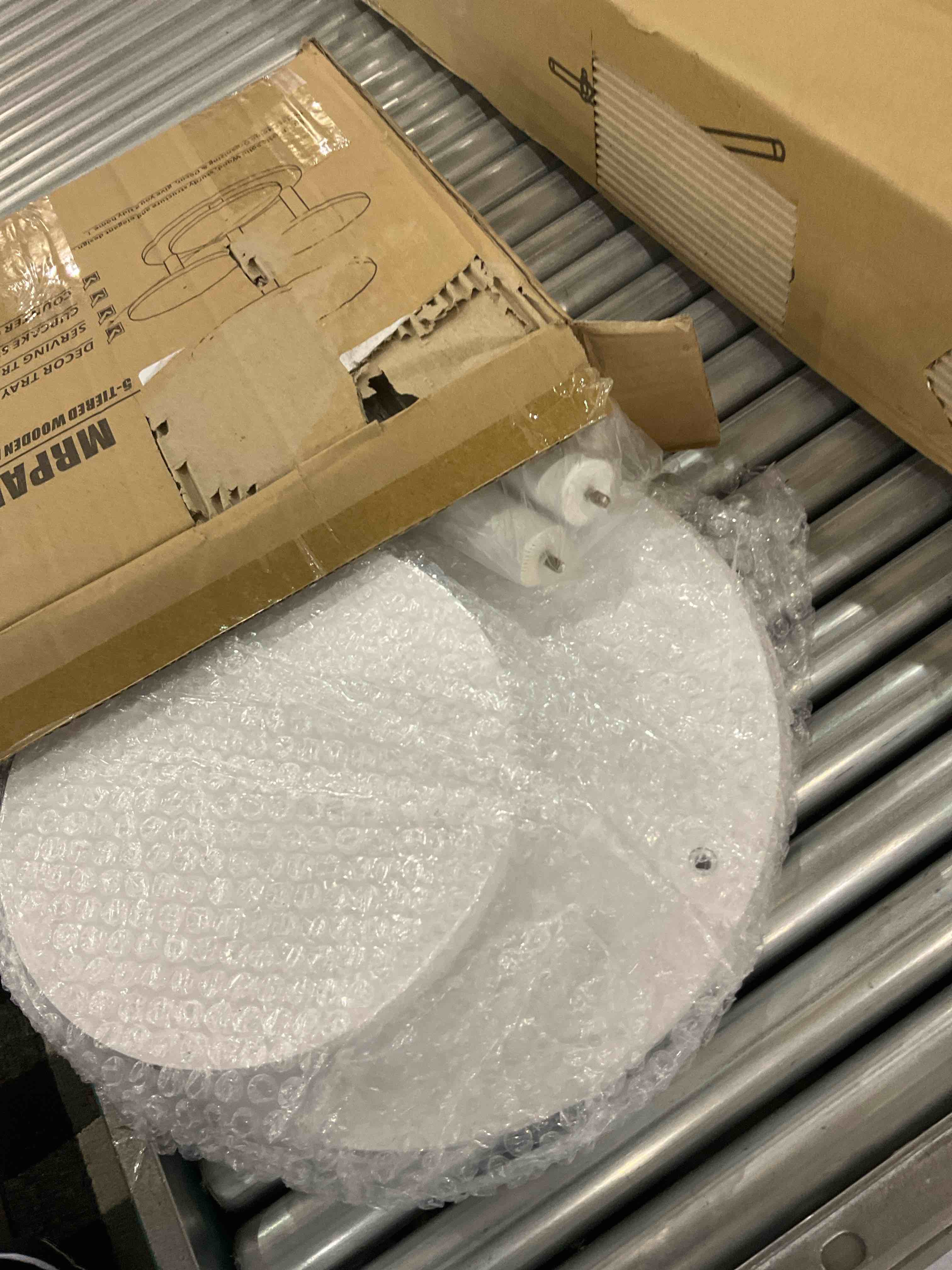 https://s3.amazonaws.com/lotting-images-prod/bidfta/EXS01162030_1704983901620.jpeg