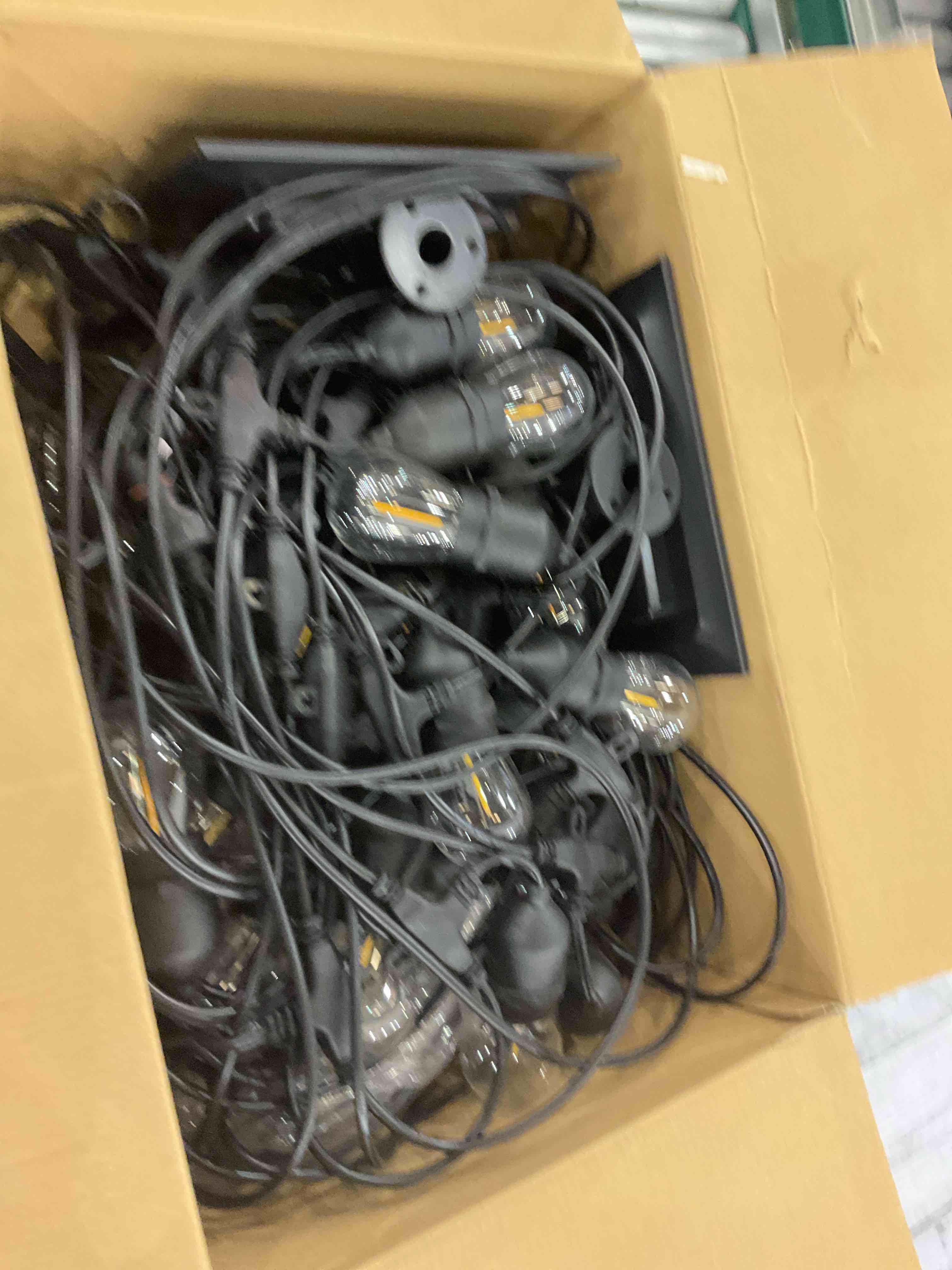 https://s3.amazonaws.com/lotting-images-prod/bidfta/EXS01162067_1704988417071.jpeg