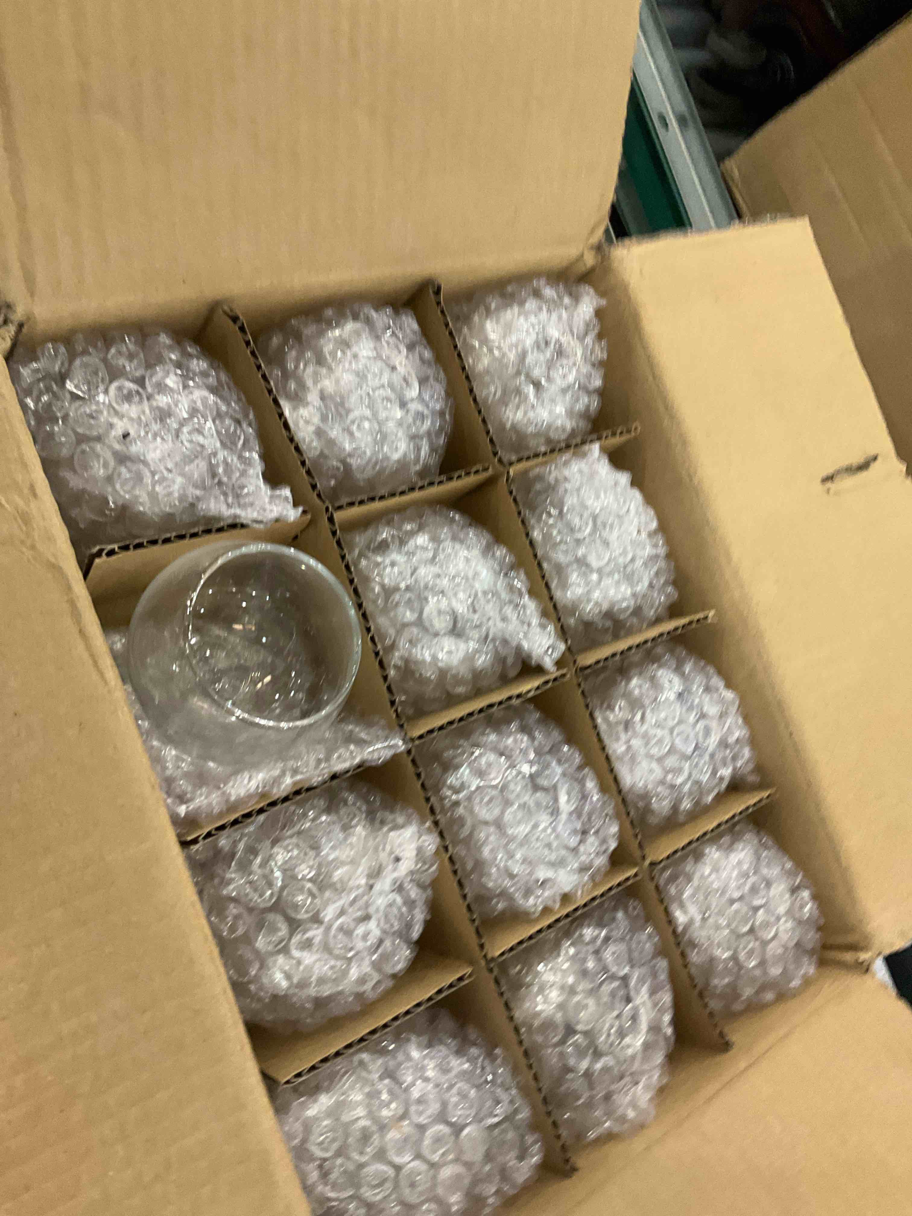 https://s3.amazonaws.com/lotting-images-prod/bidfta/EXS01162131_1705002408157.jpeg