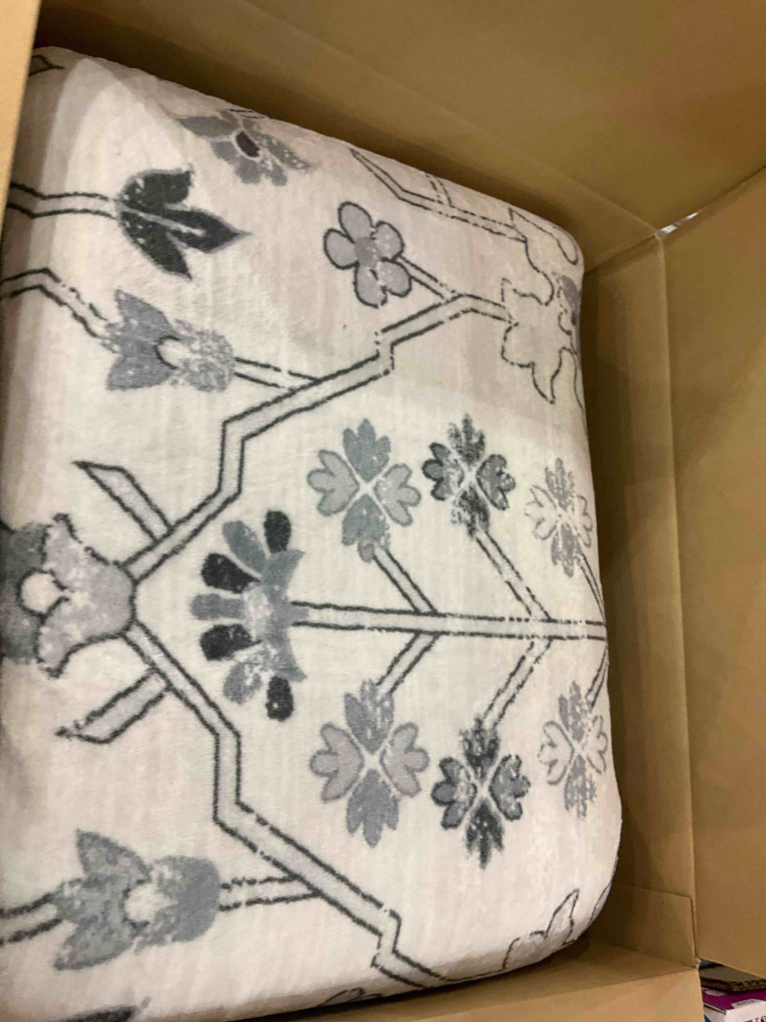 https://s3.amazonaws.com/lotting-images-prod/bidfta/EXS01162509_1706110858131.jpeg