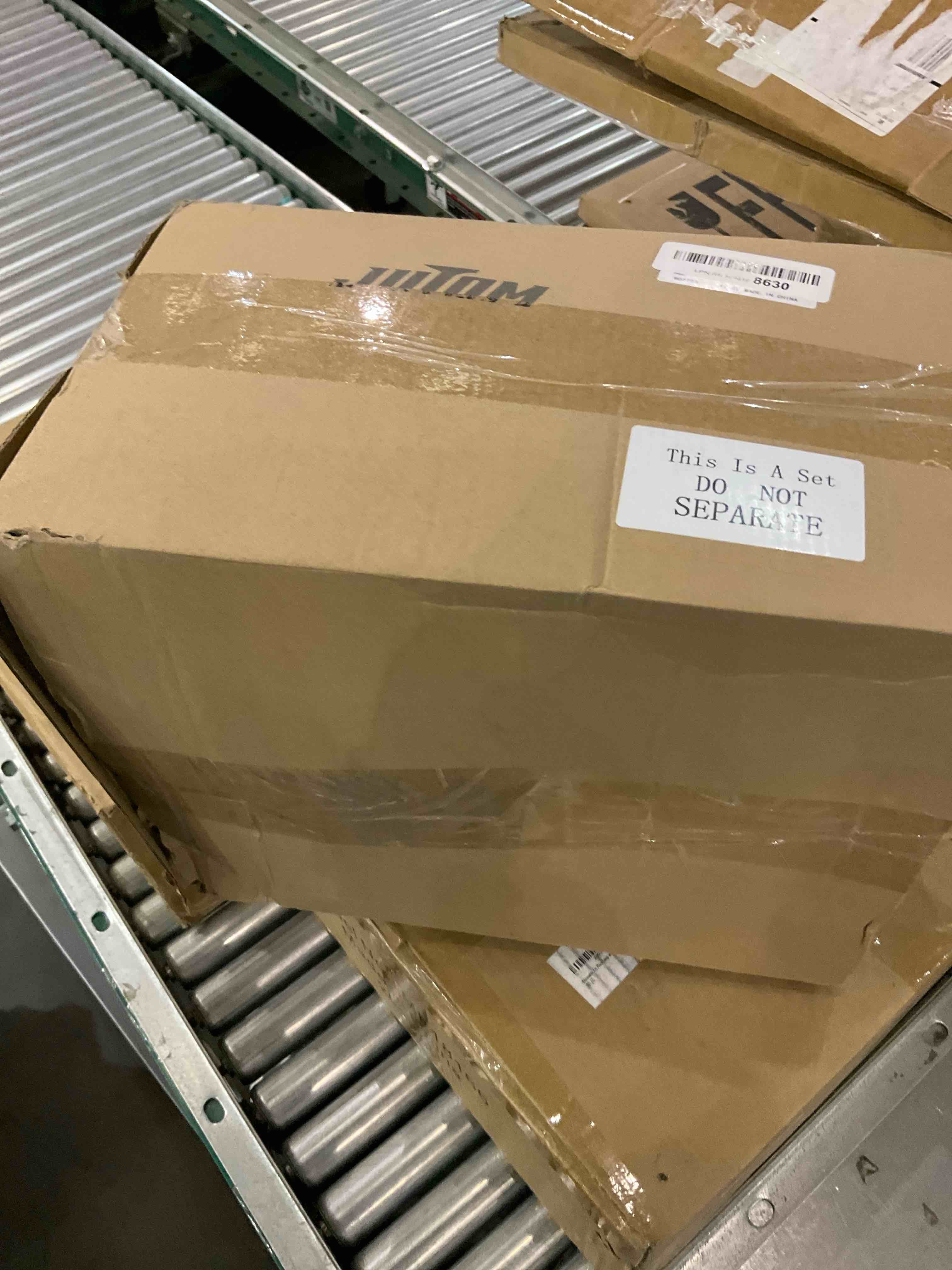 https://s3.amazonaws.com/lotting-images-prod/bidfta/EXS01162518_1706112564926.jpeg