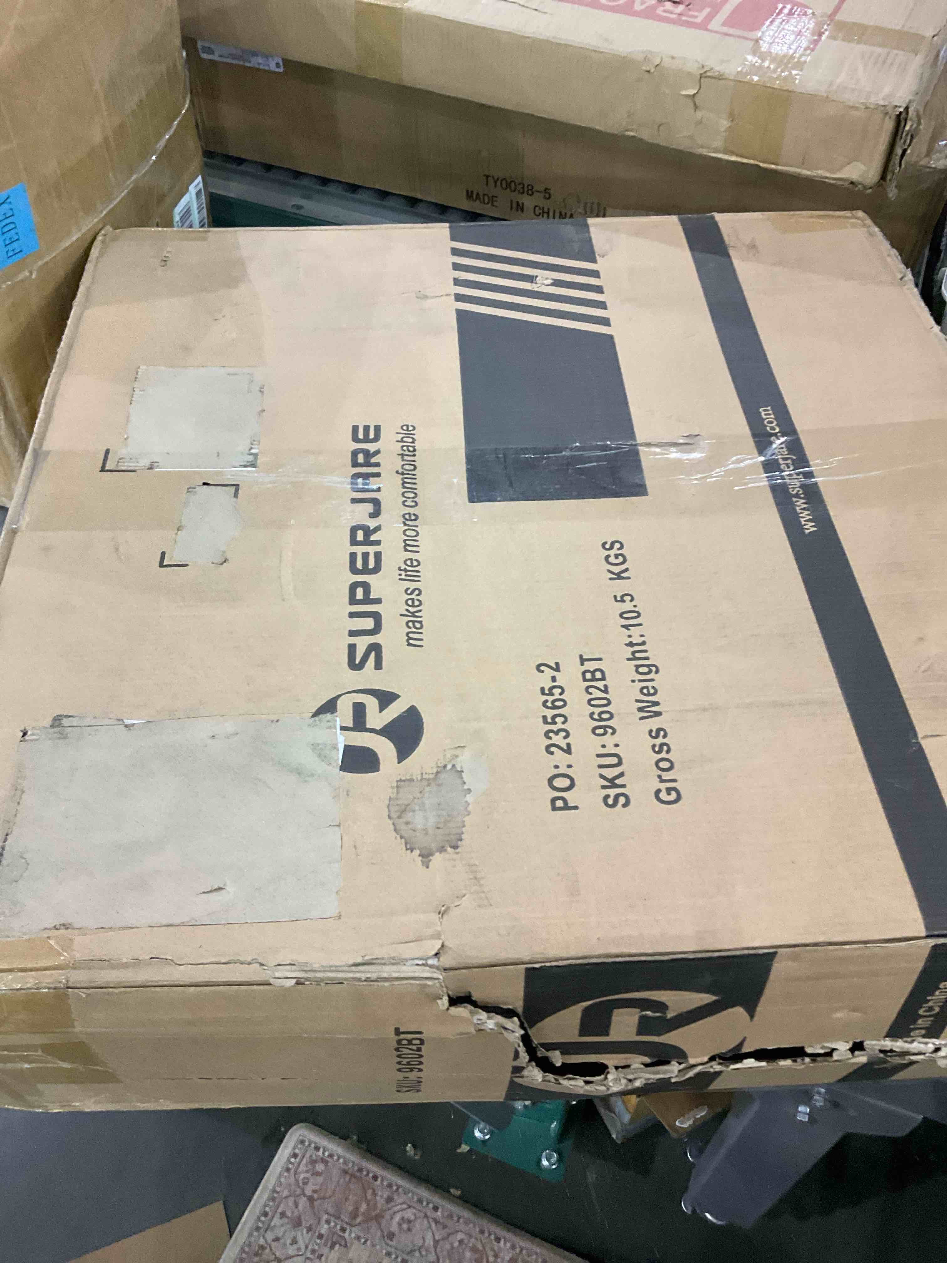 https://s3.amazonaws.com/lotting-images-prod/bidfta/EXS01162546_1706194015968.jpeg