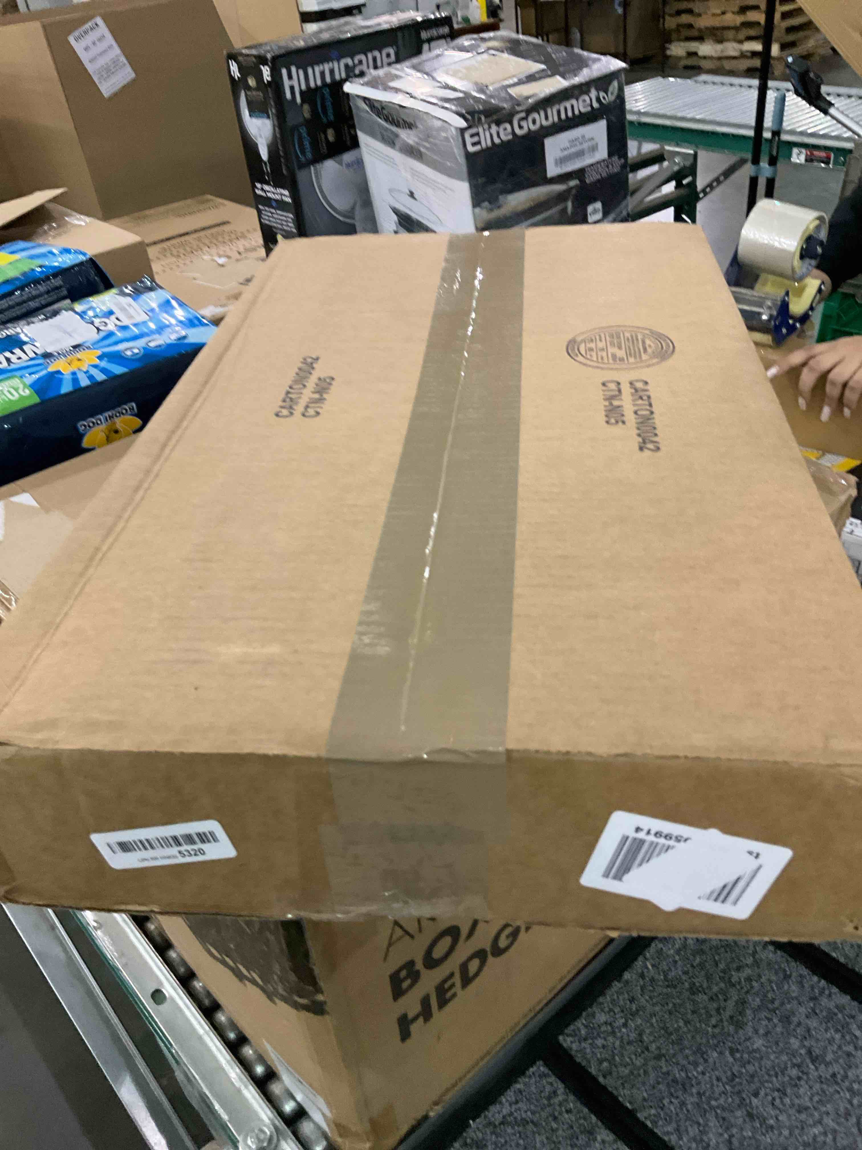 https://s3.amazonaws.com/lotting-images-prod/bidfta/EXS01162596_1706212109608.jpeg