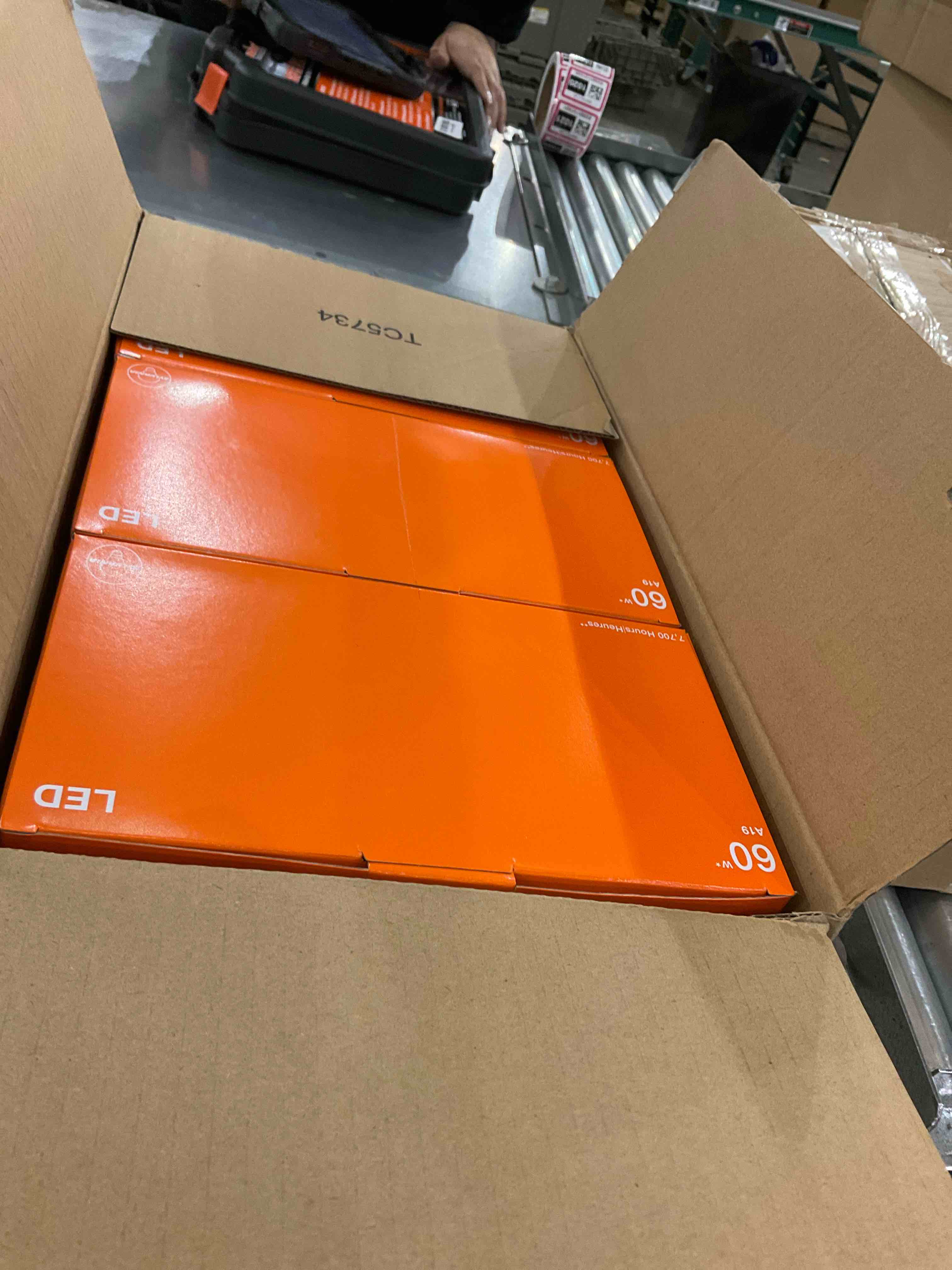 https://s3.amazonaws.com/lotting-images-prod/bidfta/EXS01163146_1705938170671.jpeg