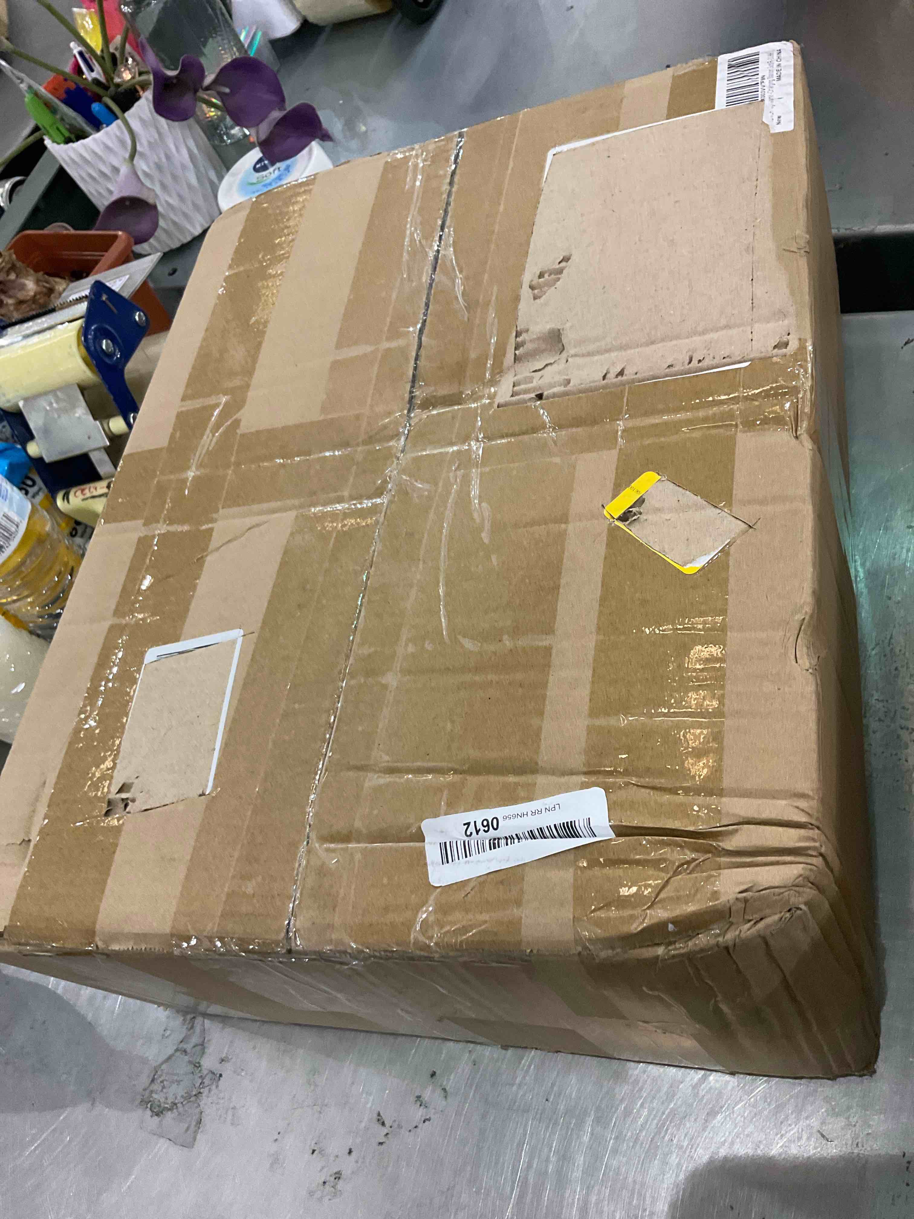 https://s3.amazonaws.com/lotting-images-prod/bidfta/EXS01163151_1705938929583.jpeg