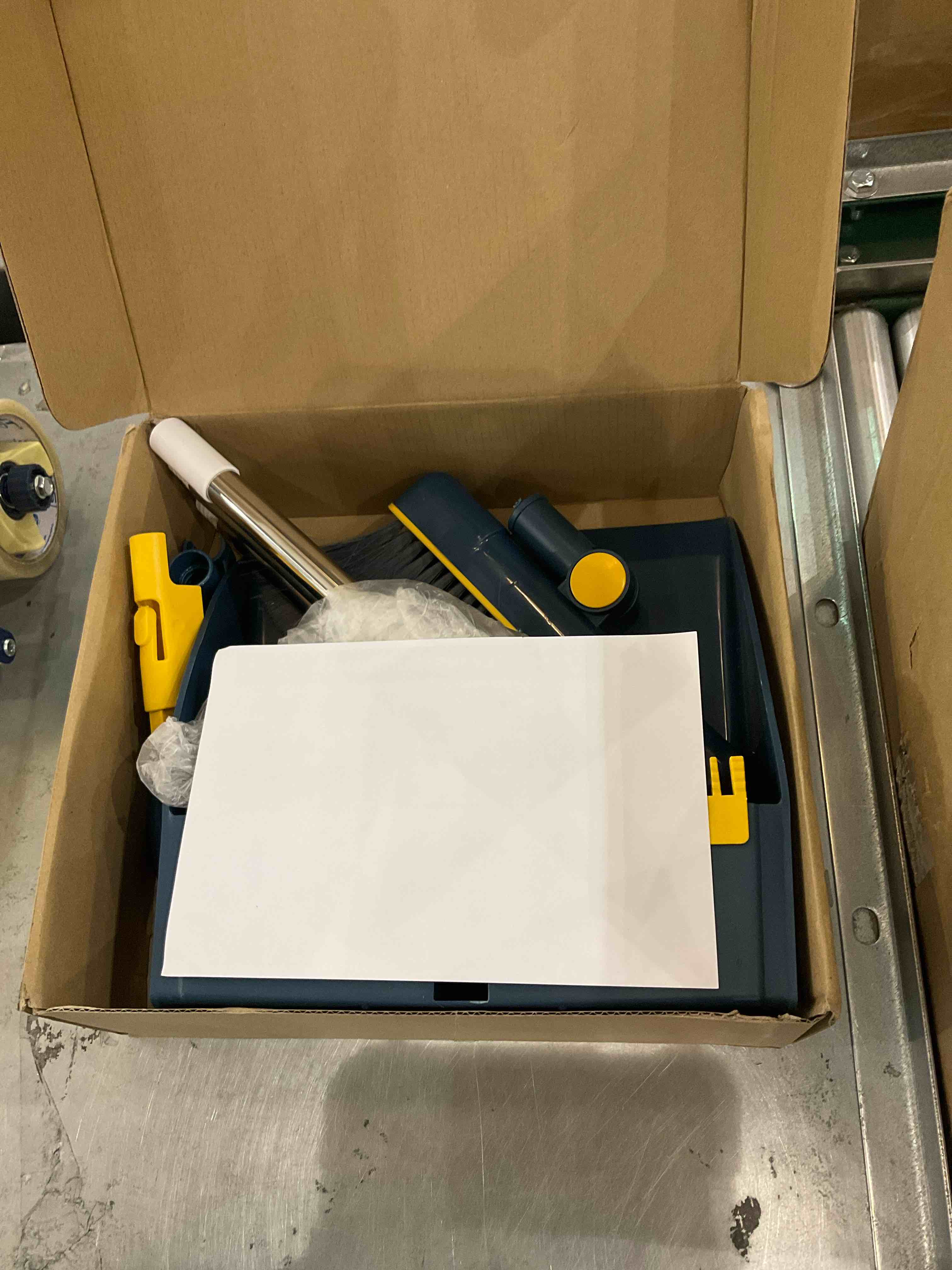https://s3.amazonaws.com/lotting-images-prod/bidfta/EXS01163157_1705939888328.jpeg