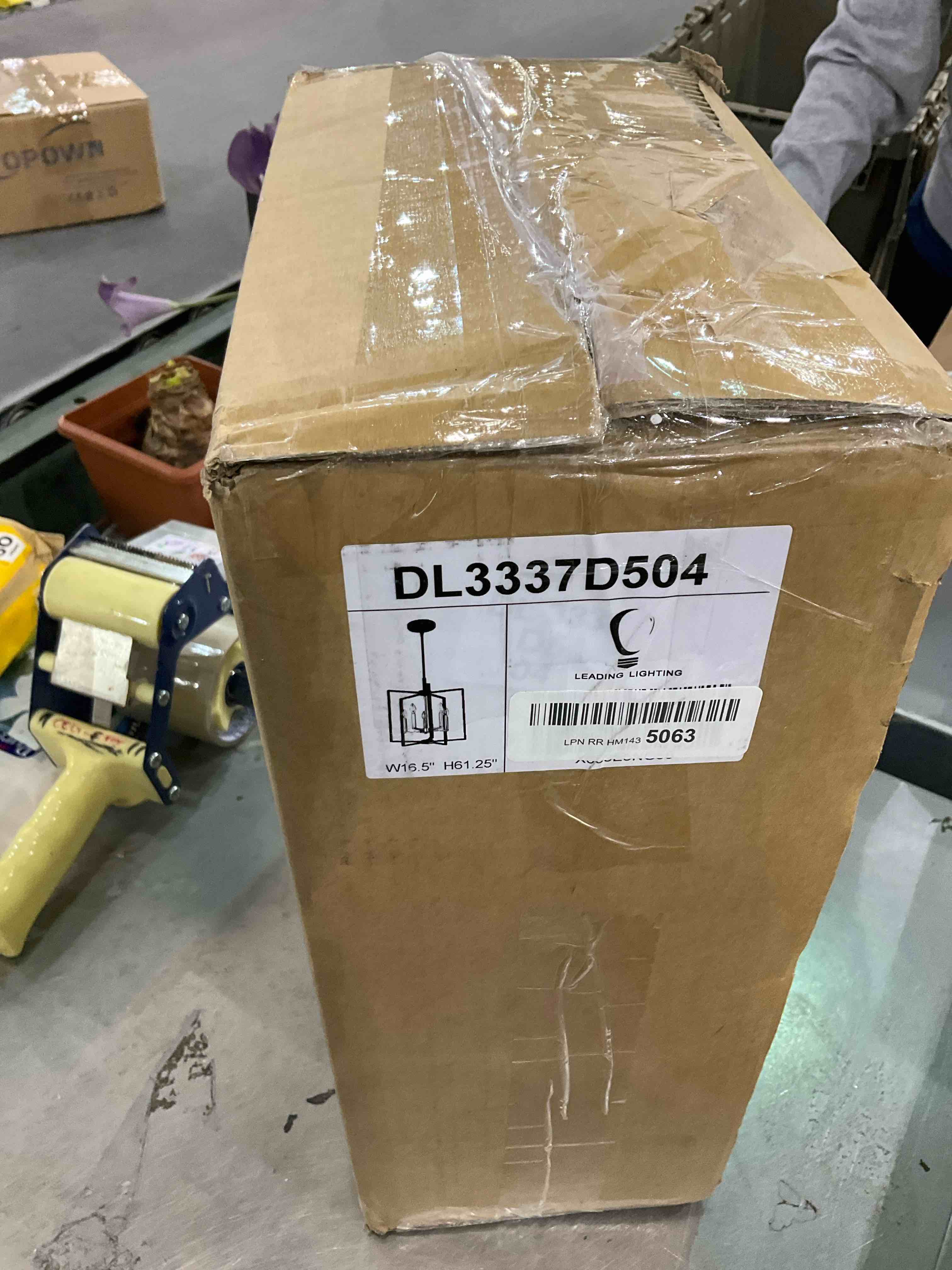 https://s3.amazonaws.com/lotting-images-prod/bidfta/EXS01163351_1706098809492.jpeg
