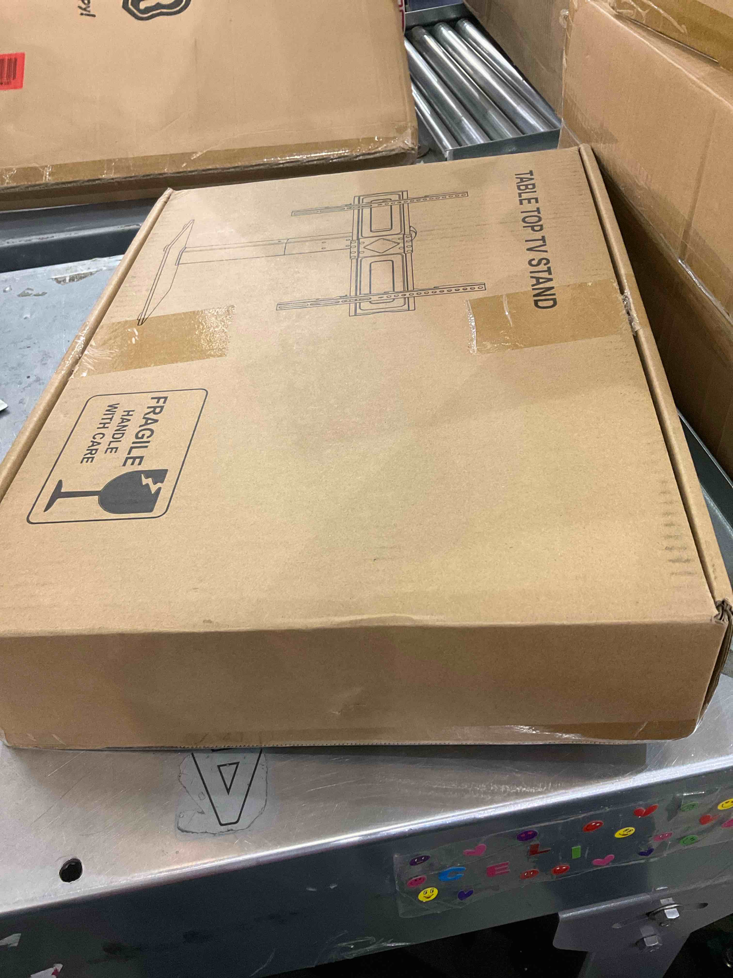 https://s3.amazonaws.com/lotting-images-prod/bidfta/EXS01163390_1706112600395.jpeg