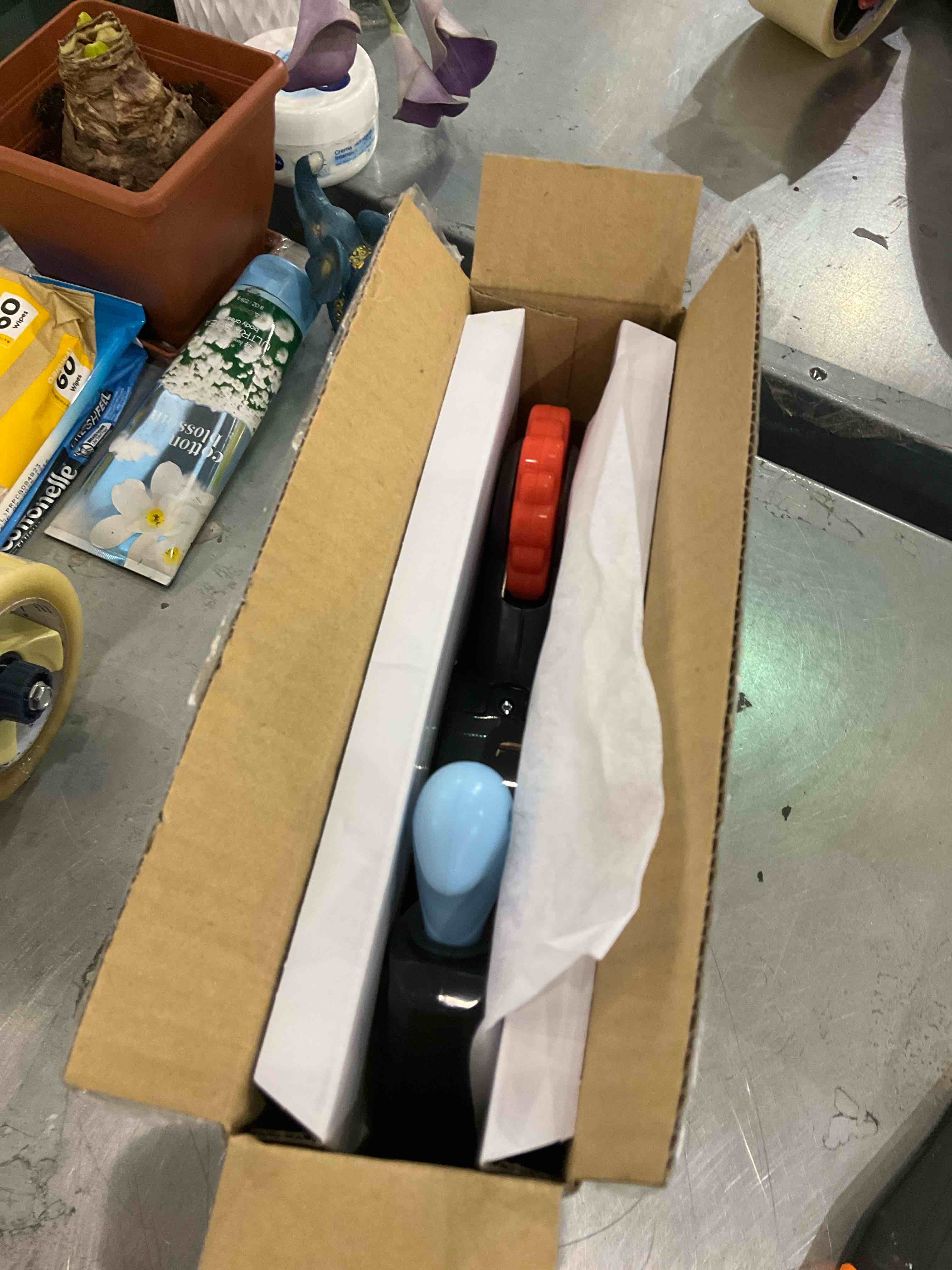 https://s3.amazonaws.com/lotting-images-prod/bidfta/EXS01163403_1706114528319.jpeg