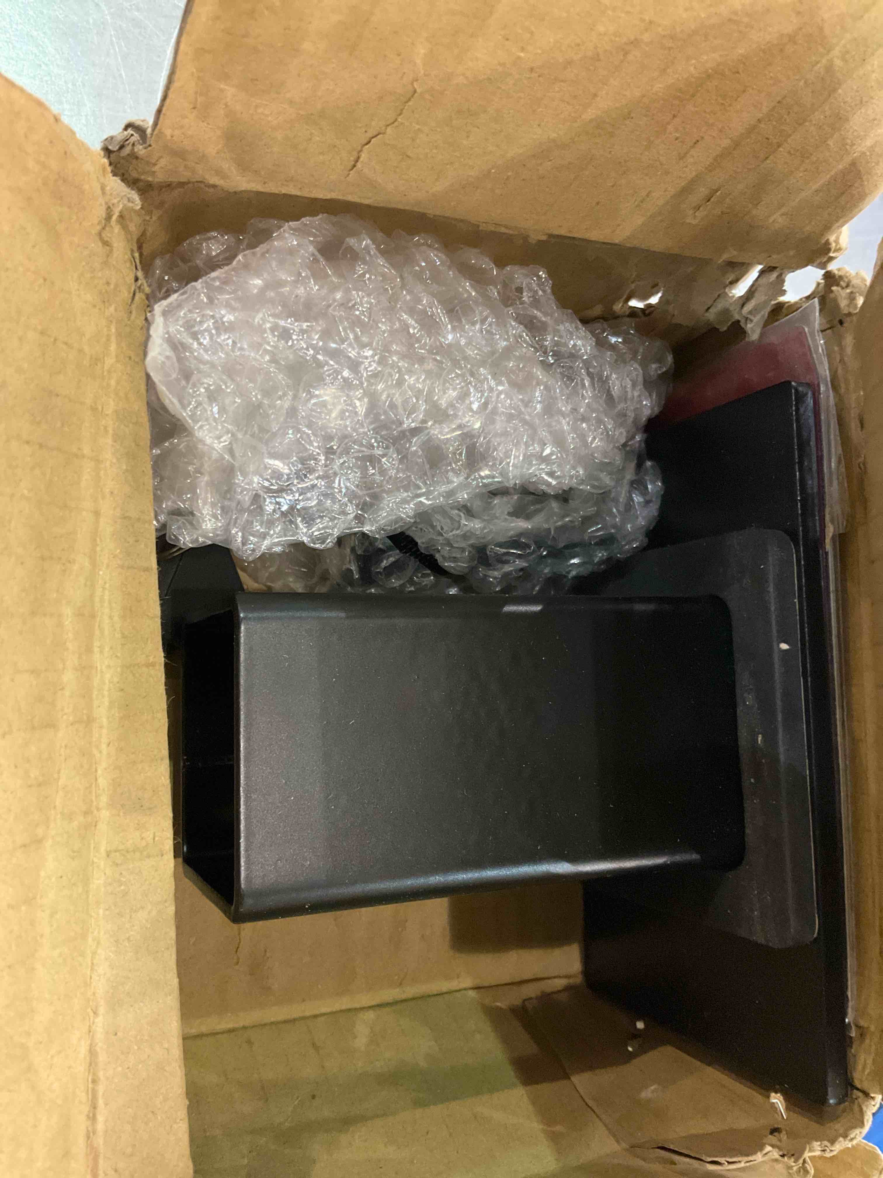 https://s3.amazonaws.com/lotting-images-prod/bidfta/EXS01163540_1705588832970.jpeg