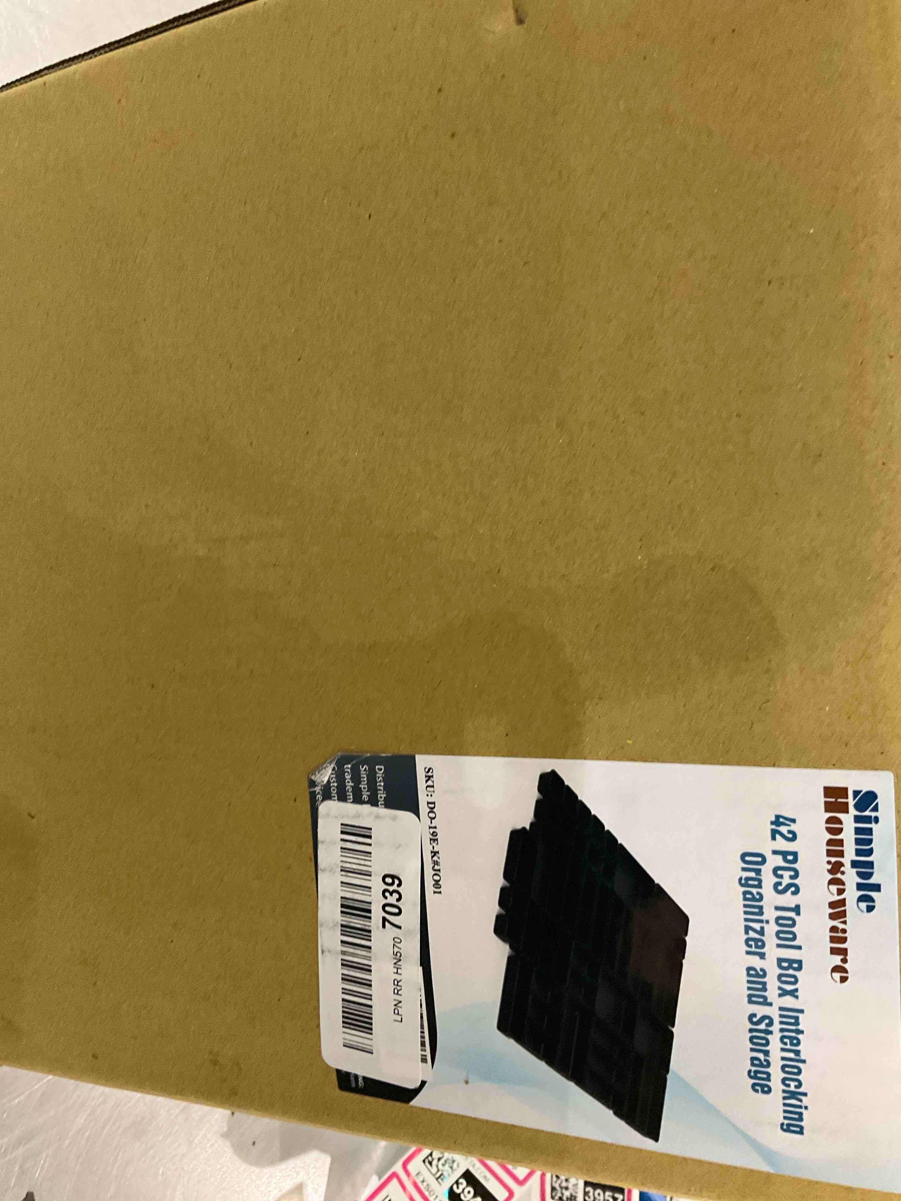 https://s3.amazonaws.com/lotting-images-prod/bidfta/EXS01163936_1705941715103.jpeg