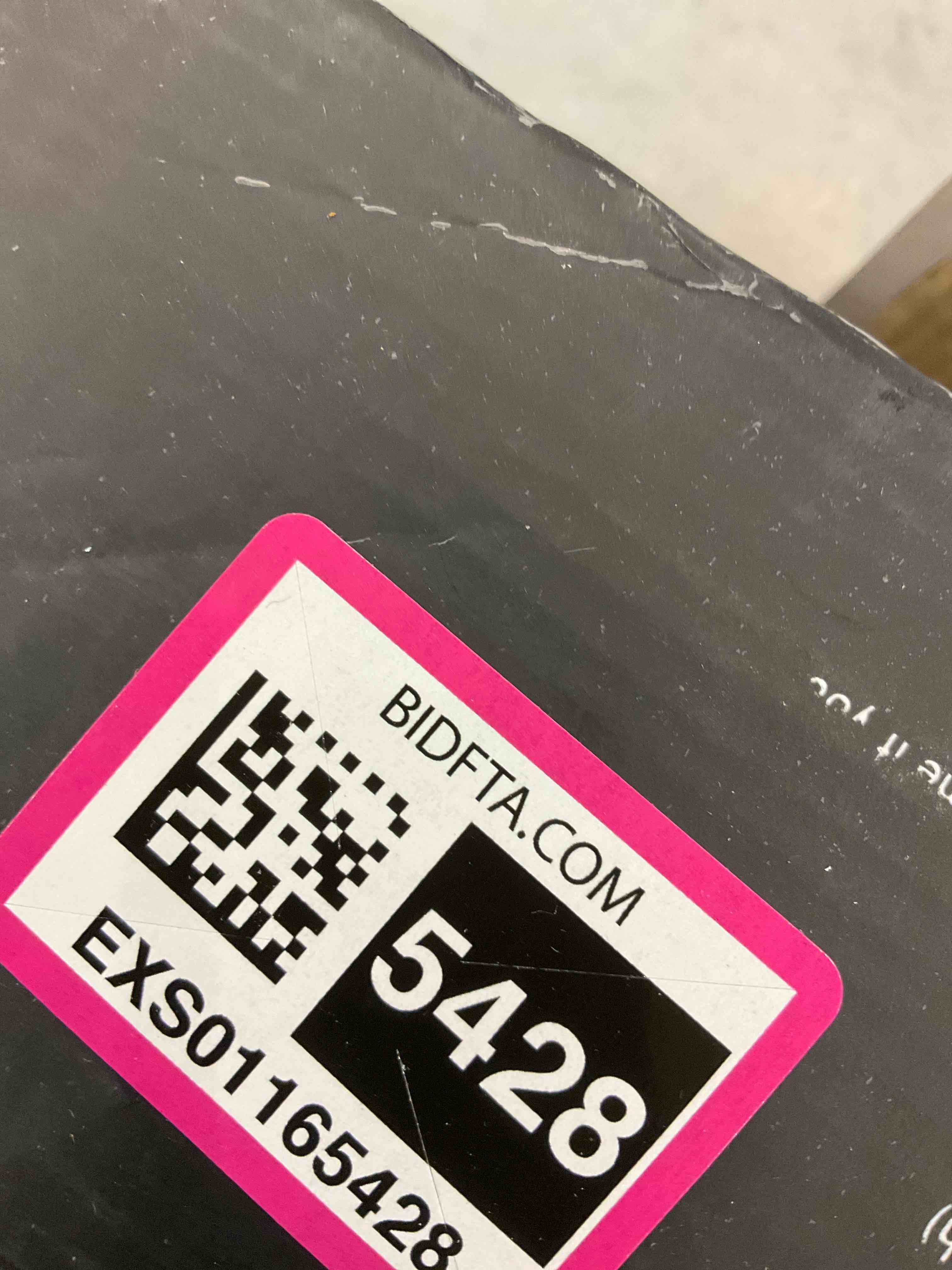 https://s3.amazonaws.com/lotting-images-prod/bidfta/EXS01165428_1705953620199.jpeg