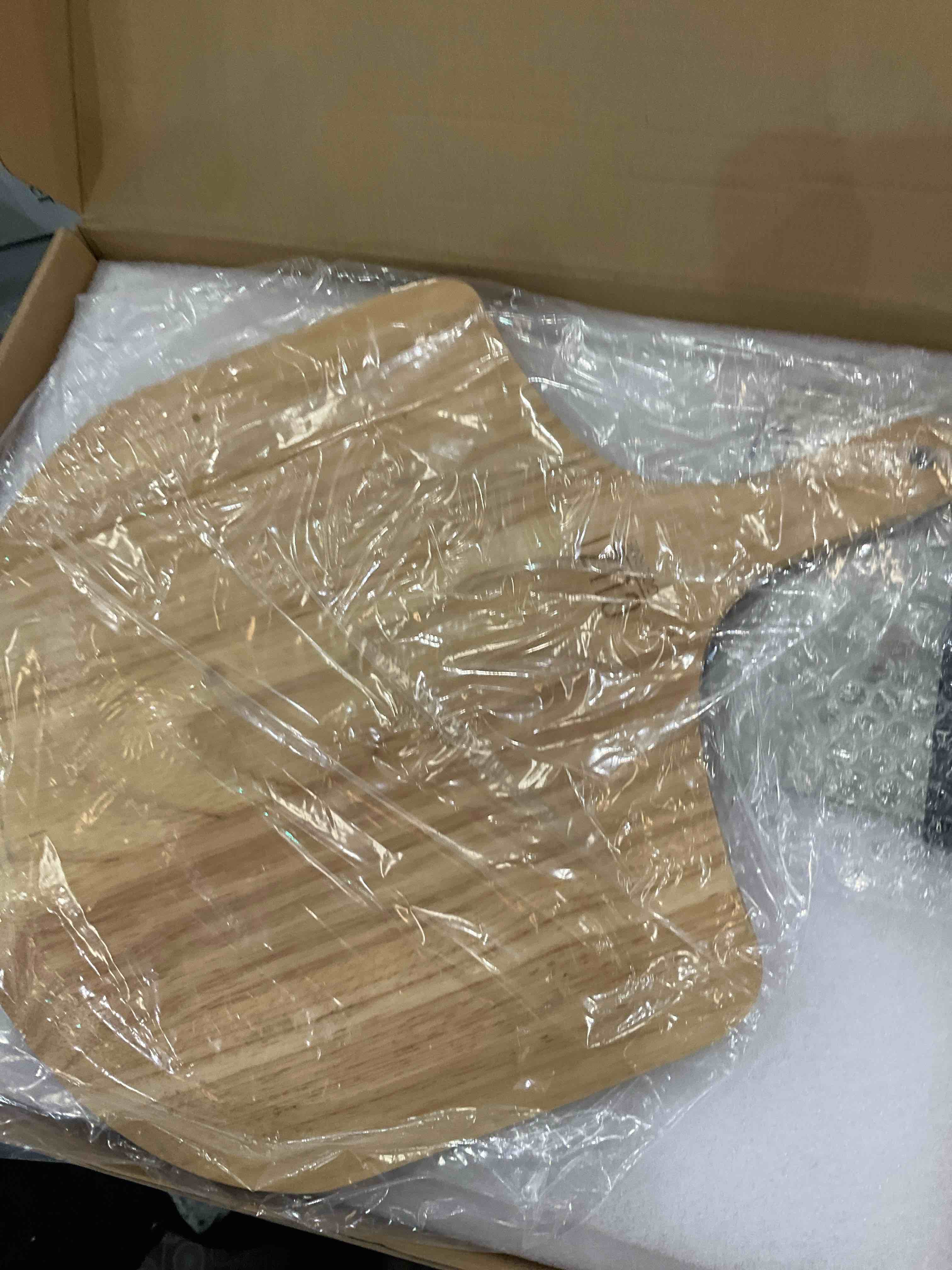 https://s3.amazonaws.com/lotting-images-prod/bidfta/EXS01165532_1705951758690.jpeg
