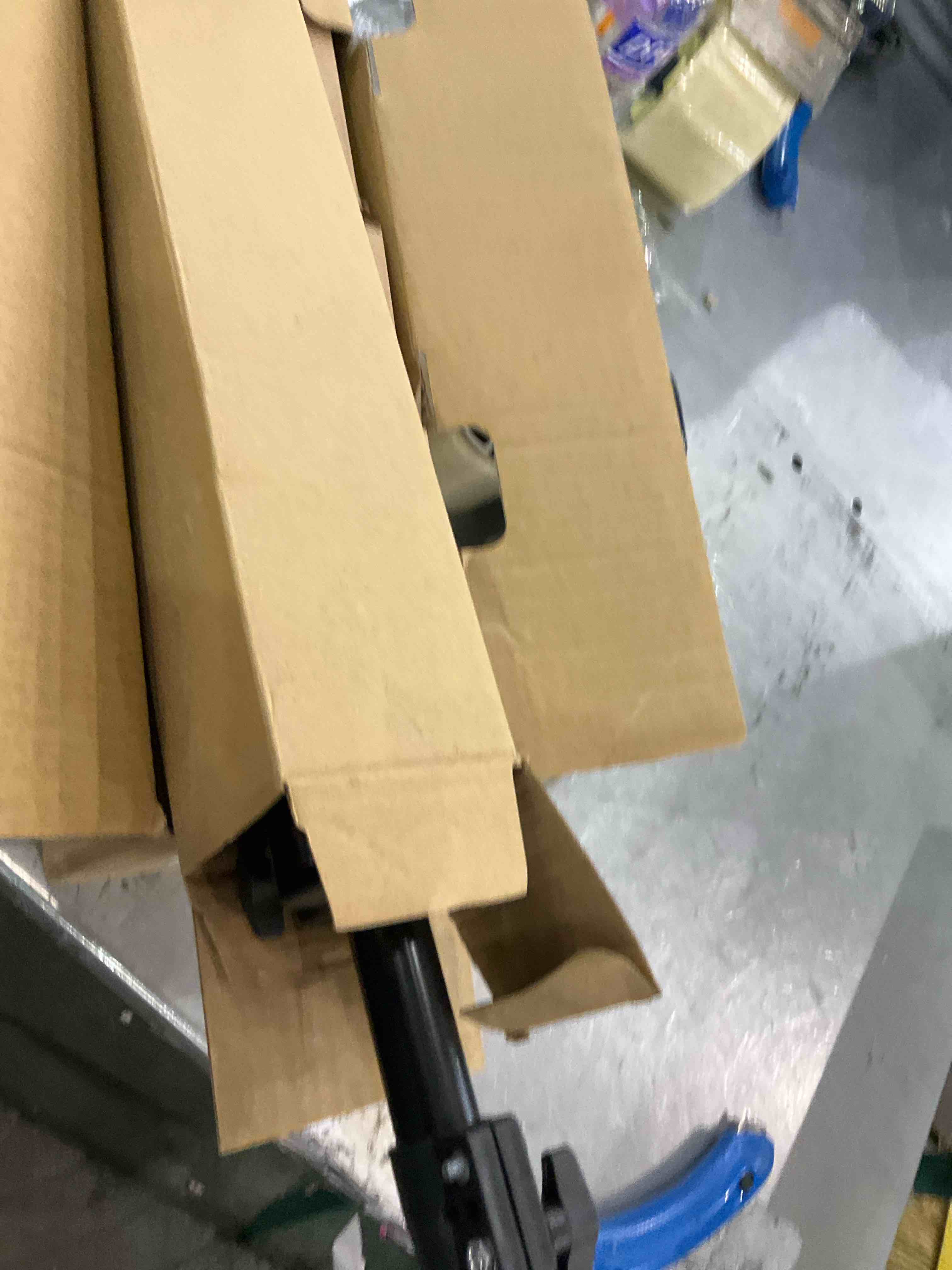 https://s3.amazonaws.com/lotting-images-prod/bidfta/EXS01165701_1706031490474.jpeg