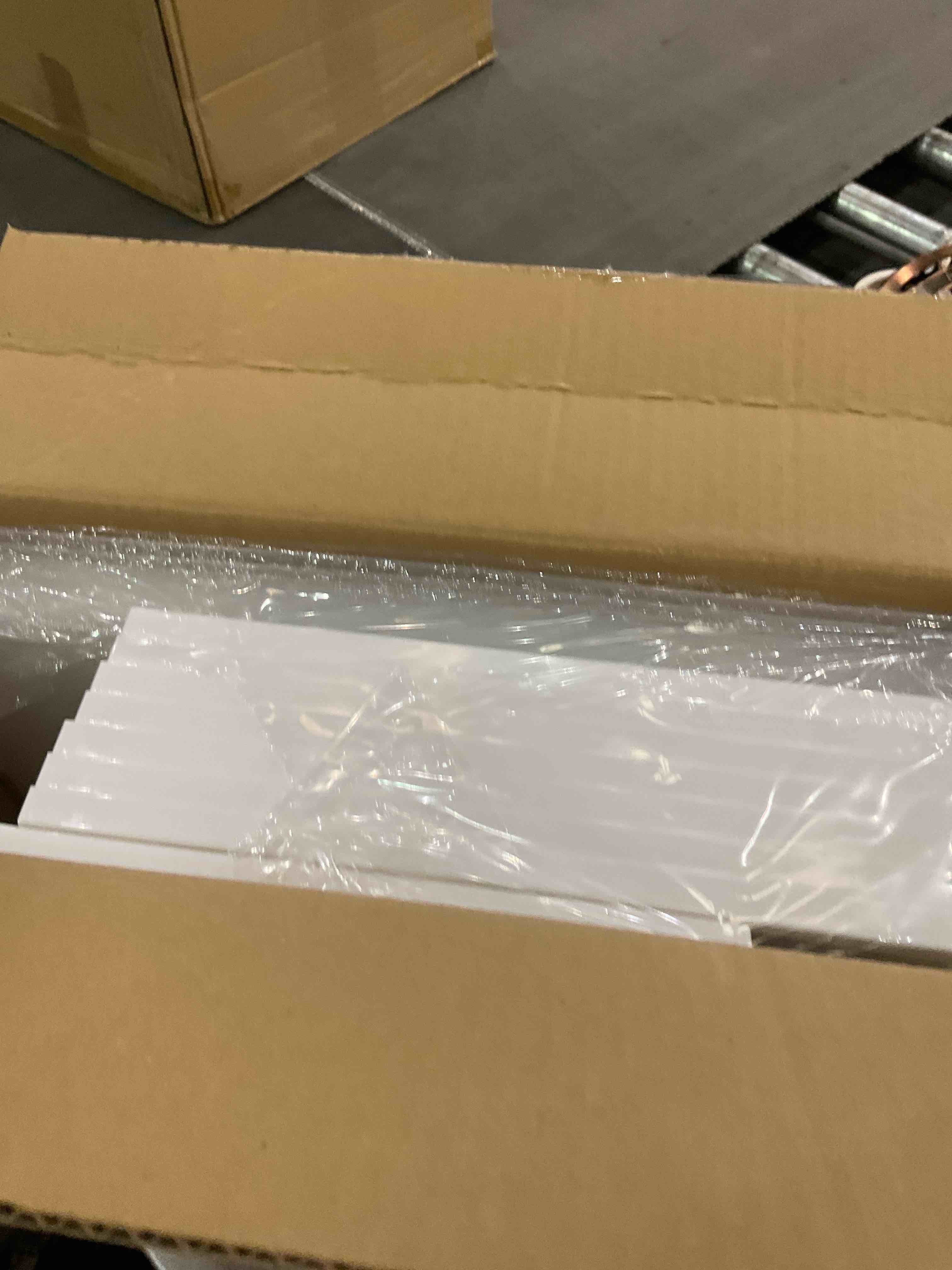 https://s3.amazonaws.com/lotting-images-prod/bidfta/EXS01165773_1706042088525.jpeg