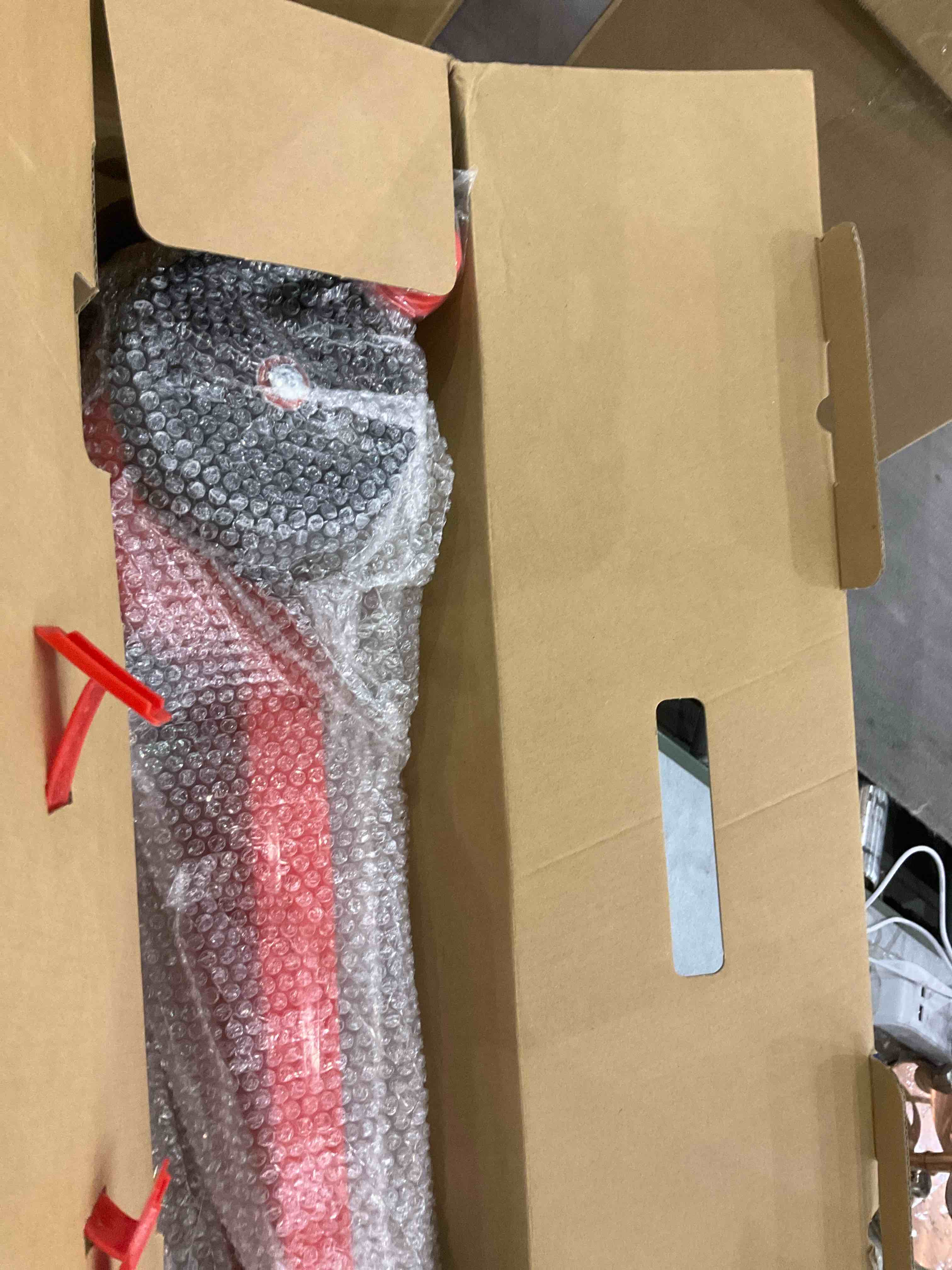 https://s3.amazonaws.com/lotting-images-prod/bidfta/EXS01165857_1706107166558.jpeg