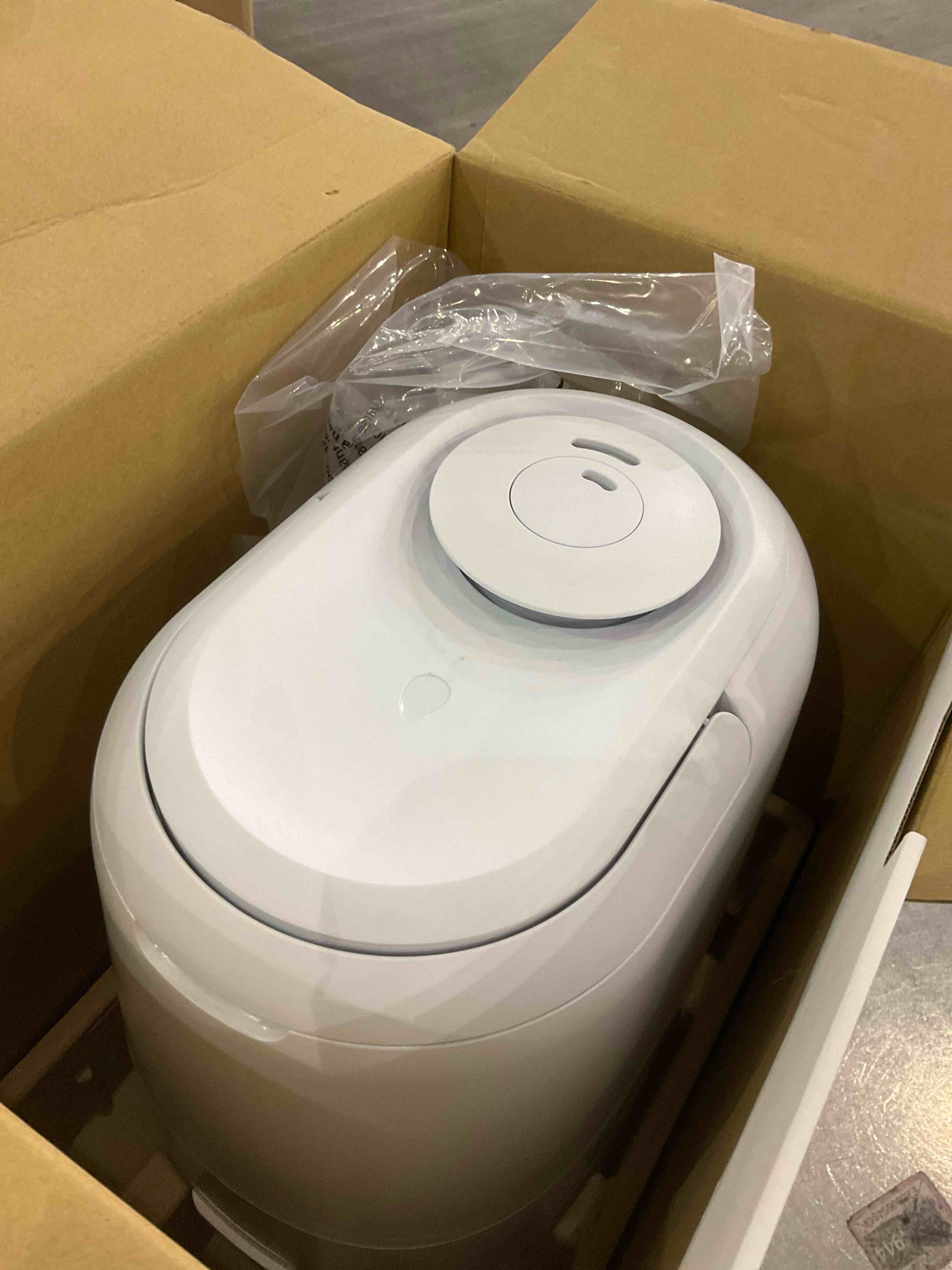 https://s3.amazonaws.com/lotting-images-prod/bidfta/EXS01165871_1706108667965.jpeg