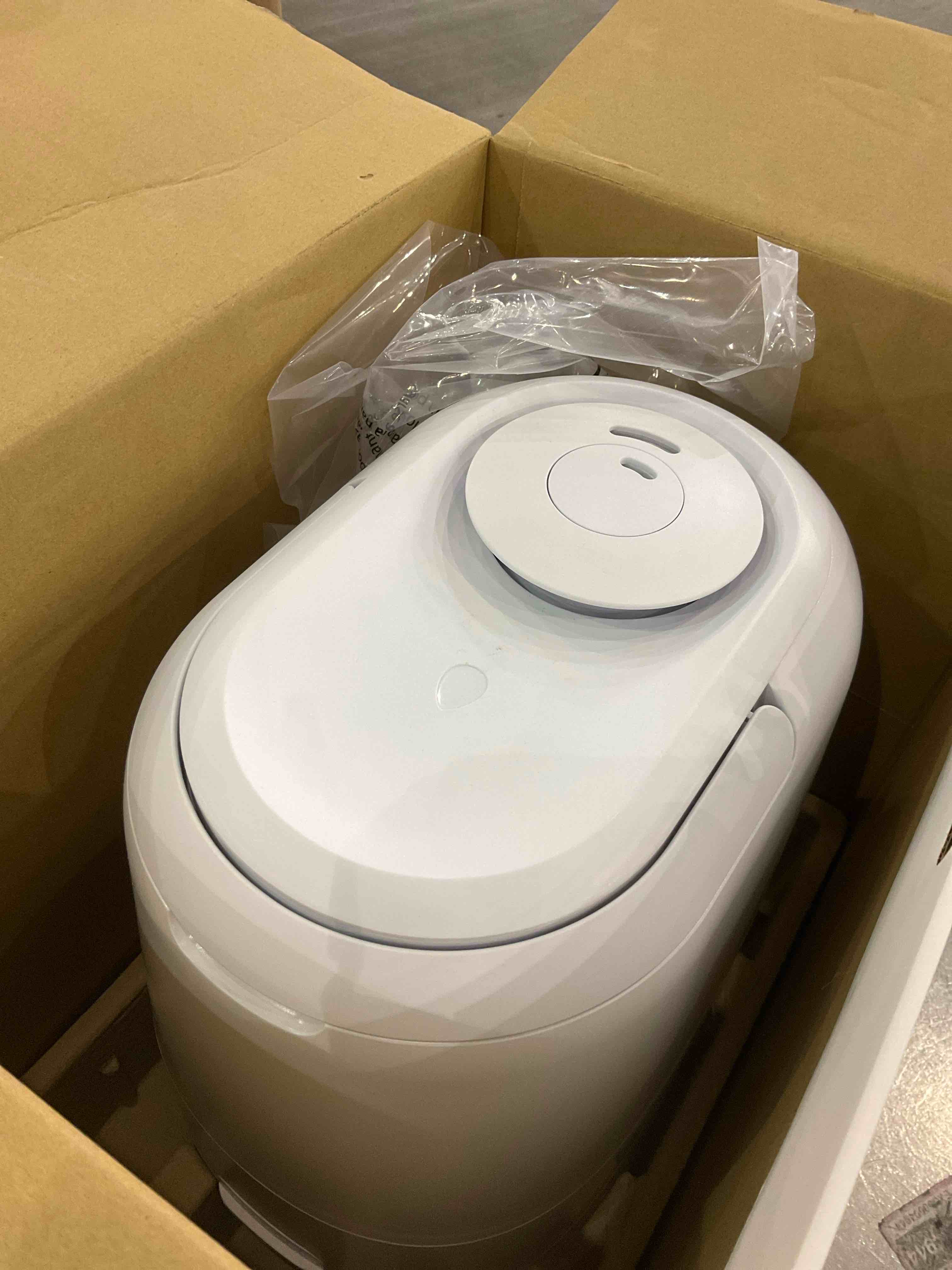 https://s3.amazonaws.com/lotting-images-prod/bidfta/EXS01165871_1706108668911.jpeg