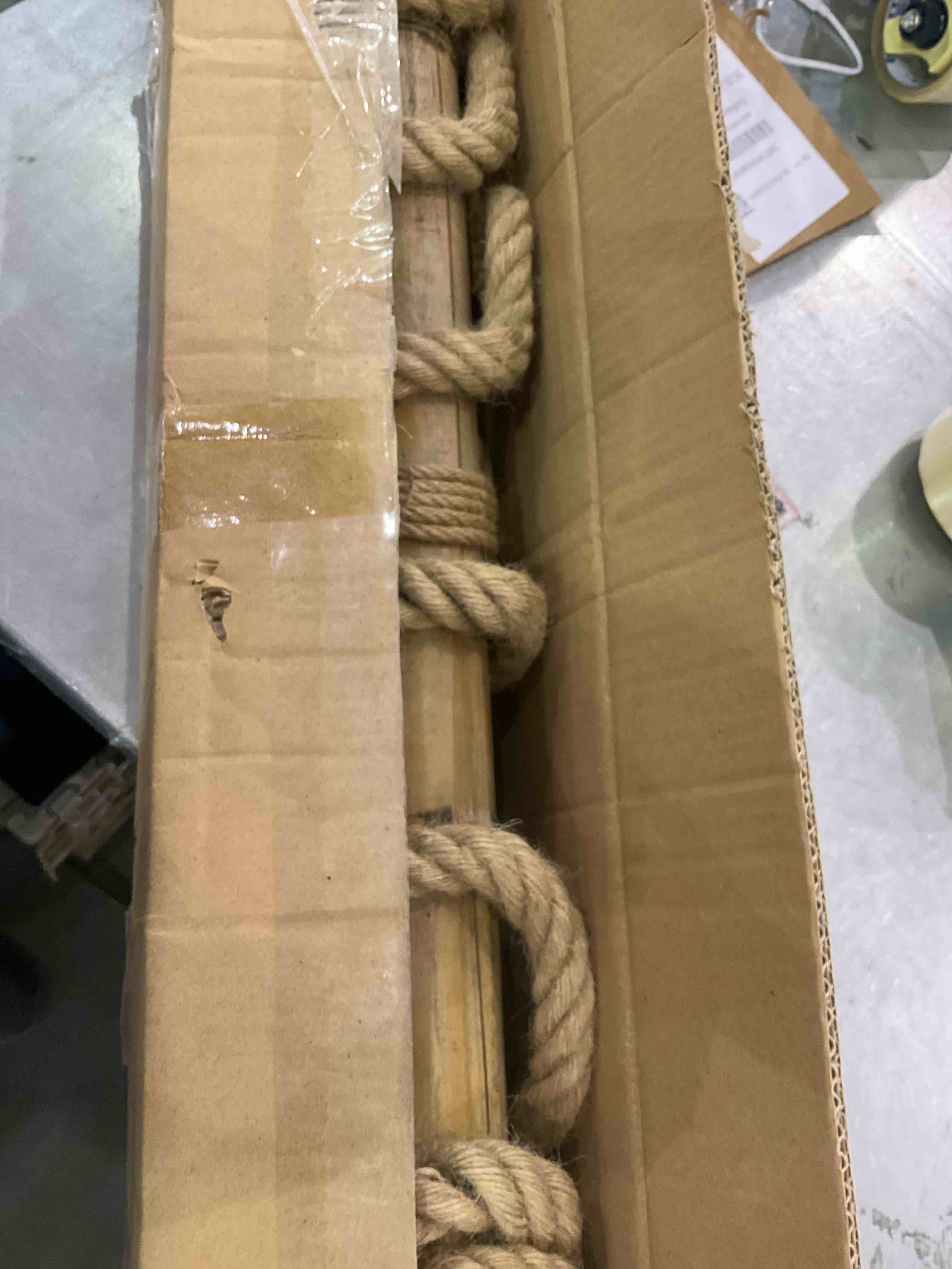 https://s3.amazonaws.com/lotting-images-prod/bidfta/EXS01165915_1706119103245.jpeg