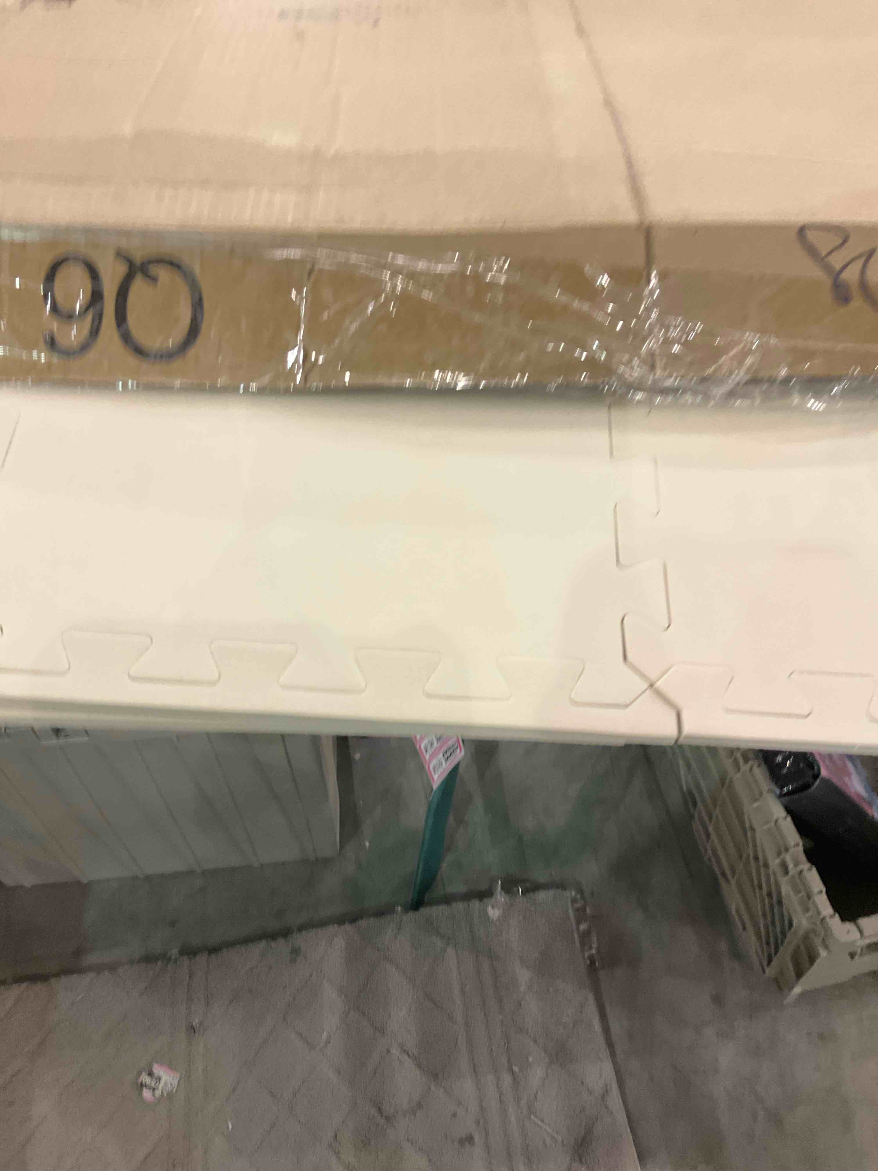 https://s3.amazonaws.com/lotting-images-prod/bidfta/EXS01165959_1706184975213.jpeg