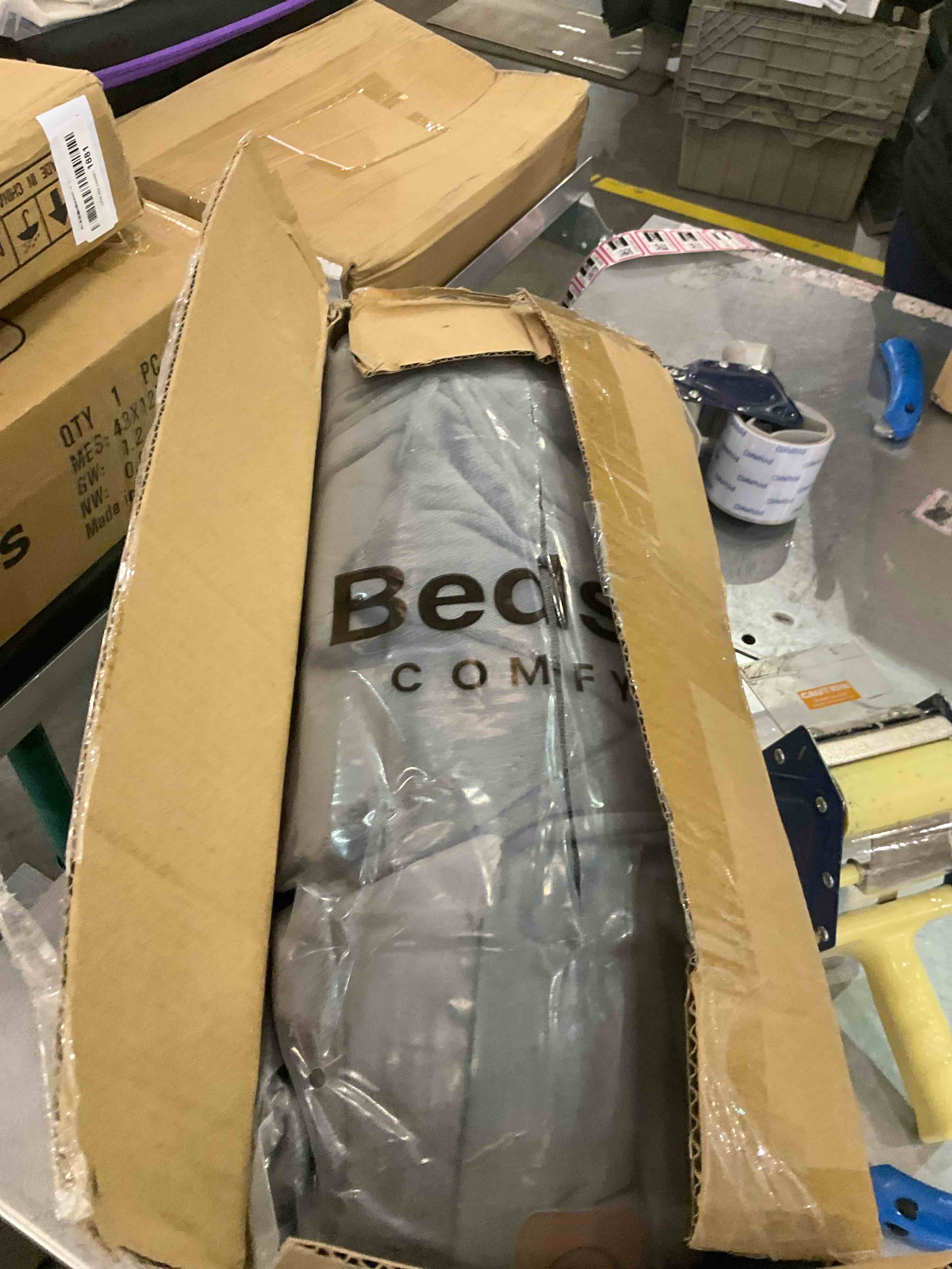 https://s3.amazonaws.com/lotting-images-prod/bidfta/EXS01166128_1705678962765.jpeg
