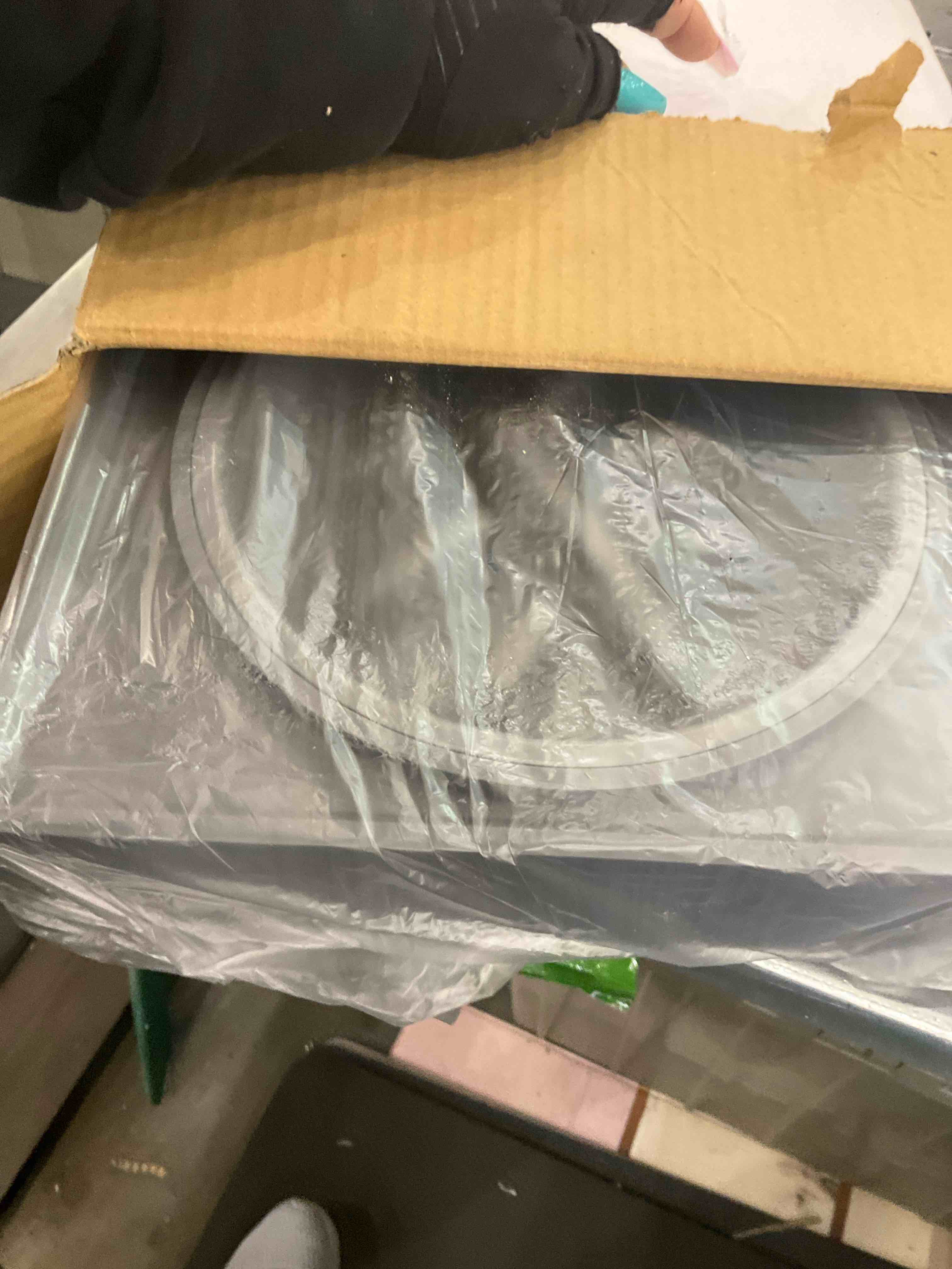 https://s3.amazonaws.com/lotting-images-prod/bidfta/EXS01166439_1705953476165.jpeg