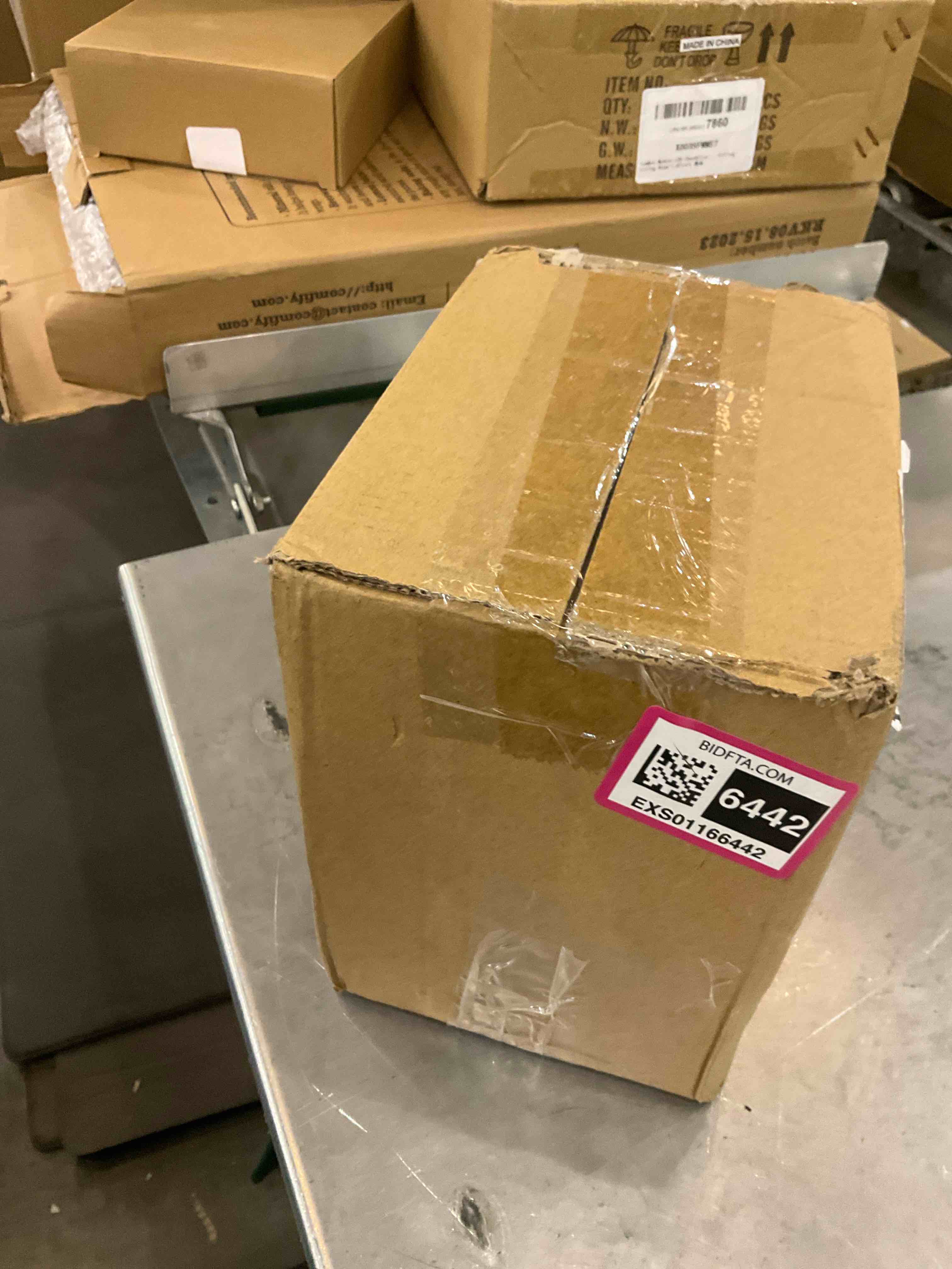 https://s3.amazonaws.com/lotting-images-prod/bidfta/EXS01166442_1705953735694.jpeg