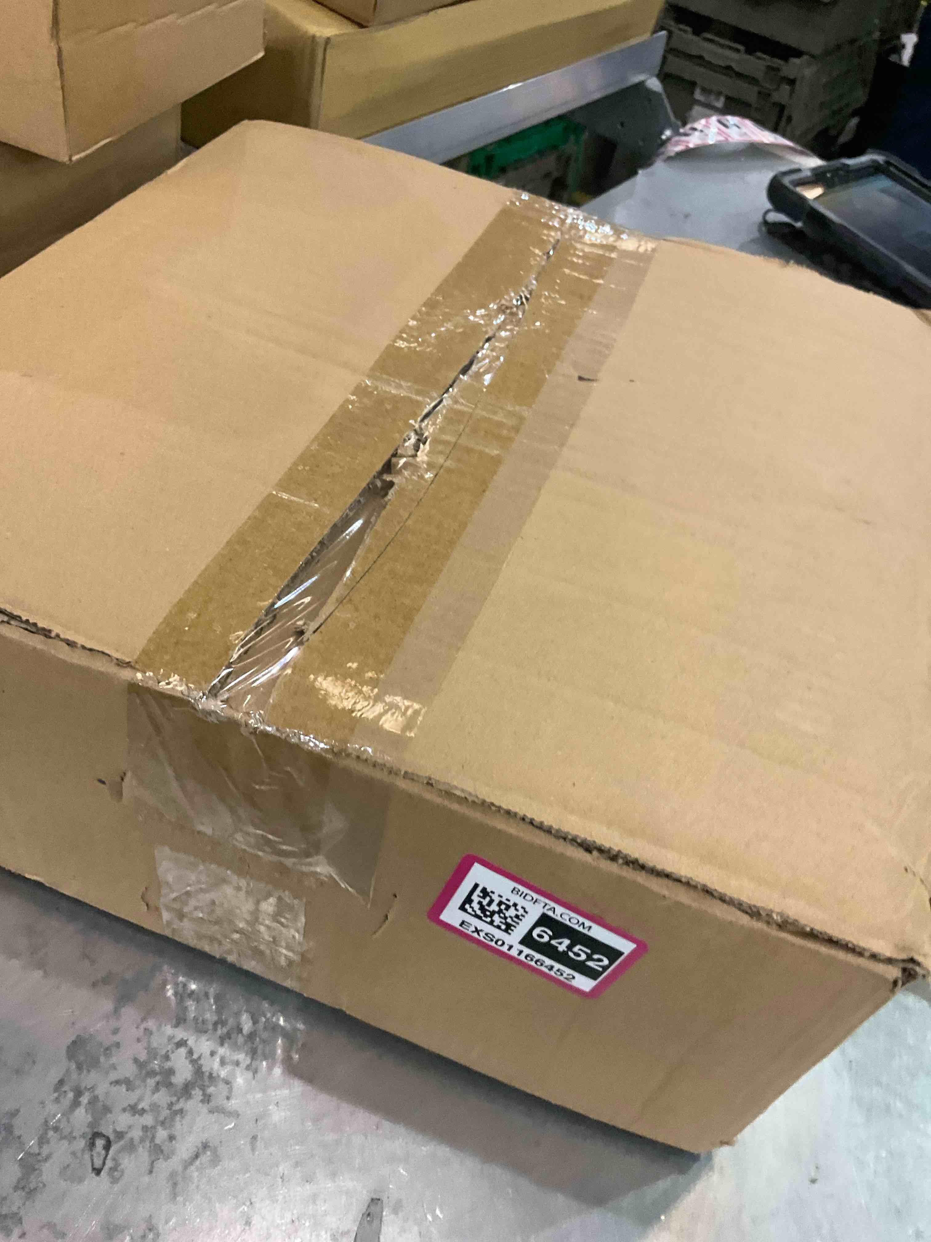 https://s3.amazonaws.com/lotting-images-prod/bidfta/EXS01166452_1705954669491.jpeg