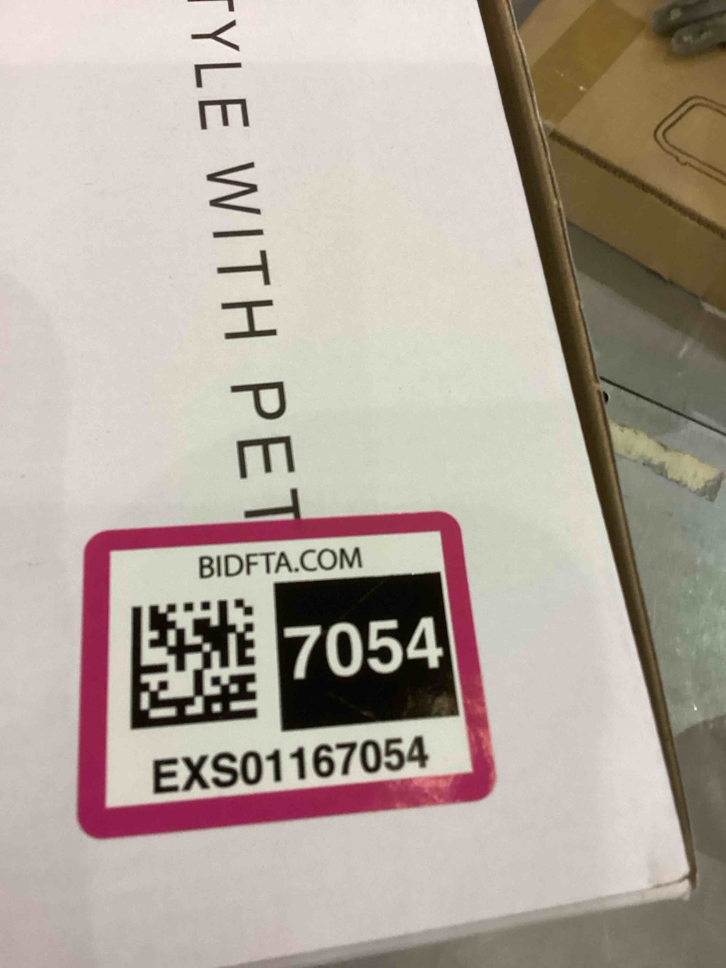 https://s3.amazonaws.com/lotting-images-prod/bidfta/EXS01167054_1705678033510.jpeg