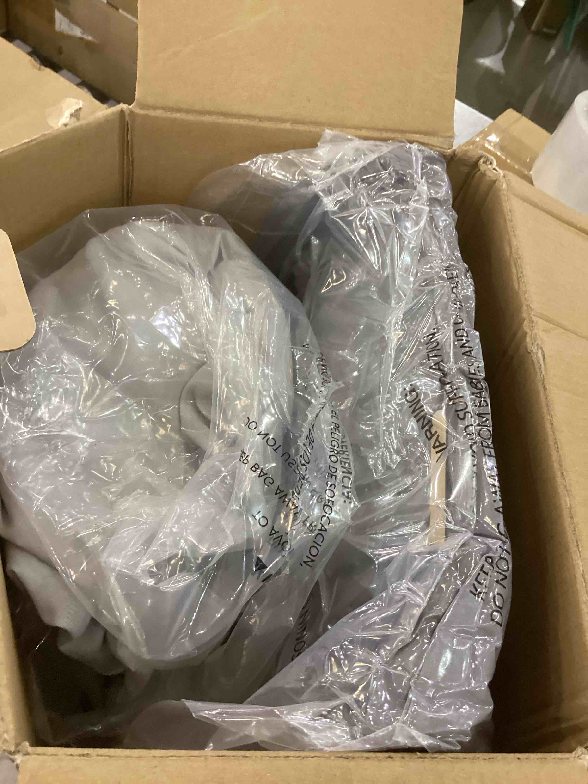 https://s3.amazonaws.com/lotting-images-prod/bidfta/EXS01167296_1705949395257.jpeg
