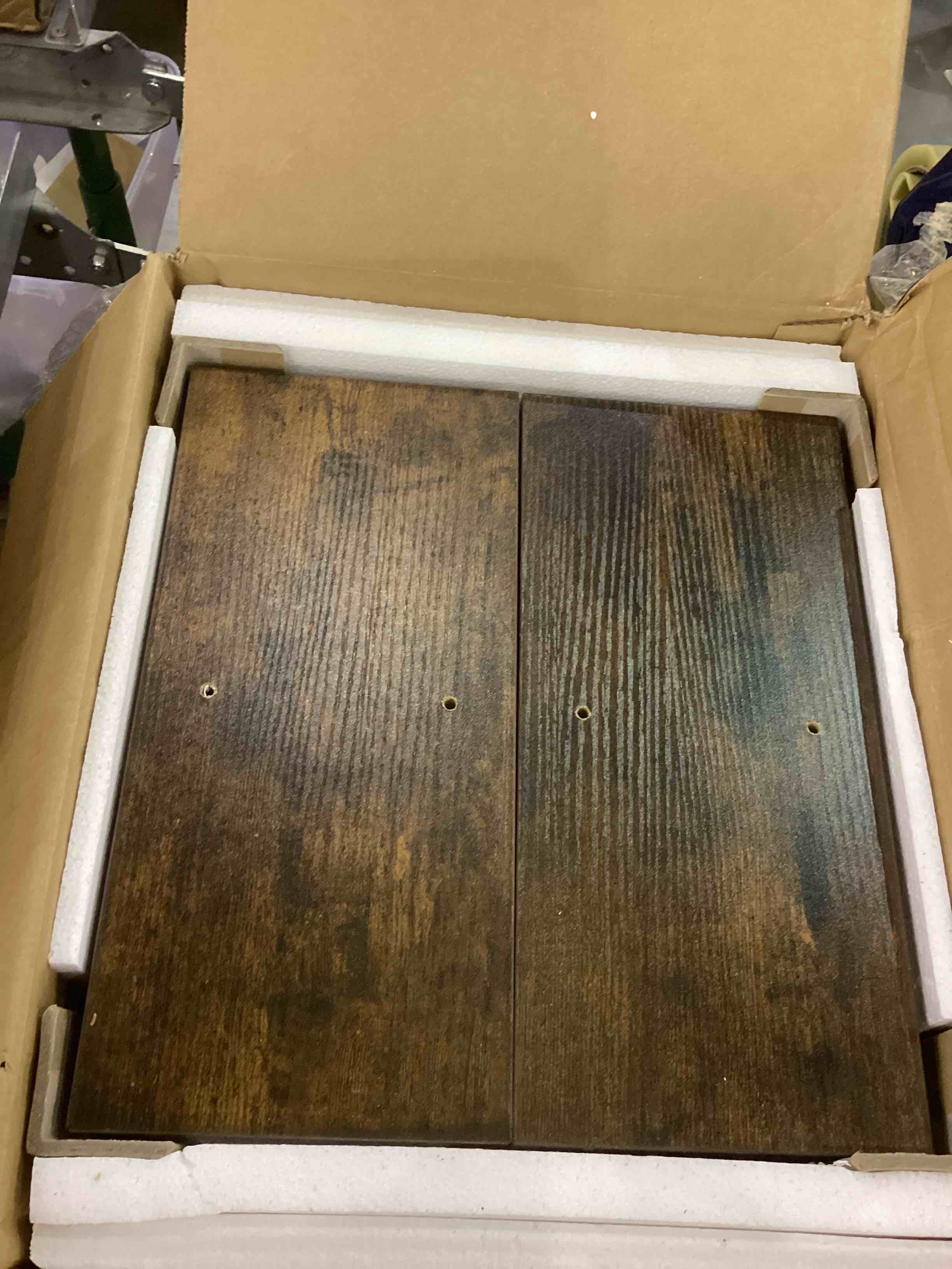 https://s3.amazonaws.com/lotting-images-prod/bidfta/EXS01167469_1706028848709.jpeg