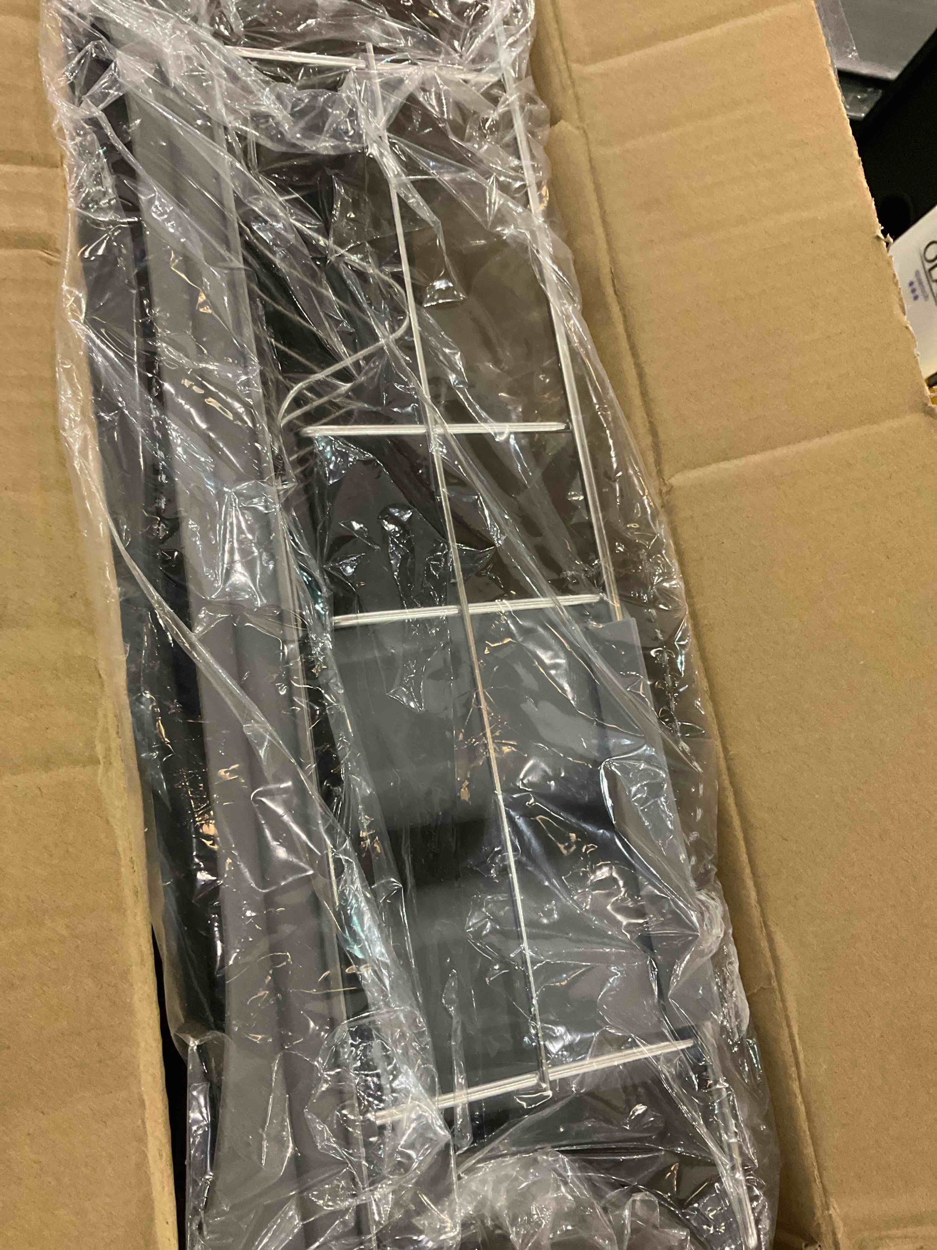 https://s3.amazonaws.com/lotting-images-prod/bidfta/EXS01169080_1705510449105.jpeg
