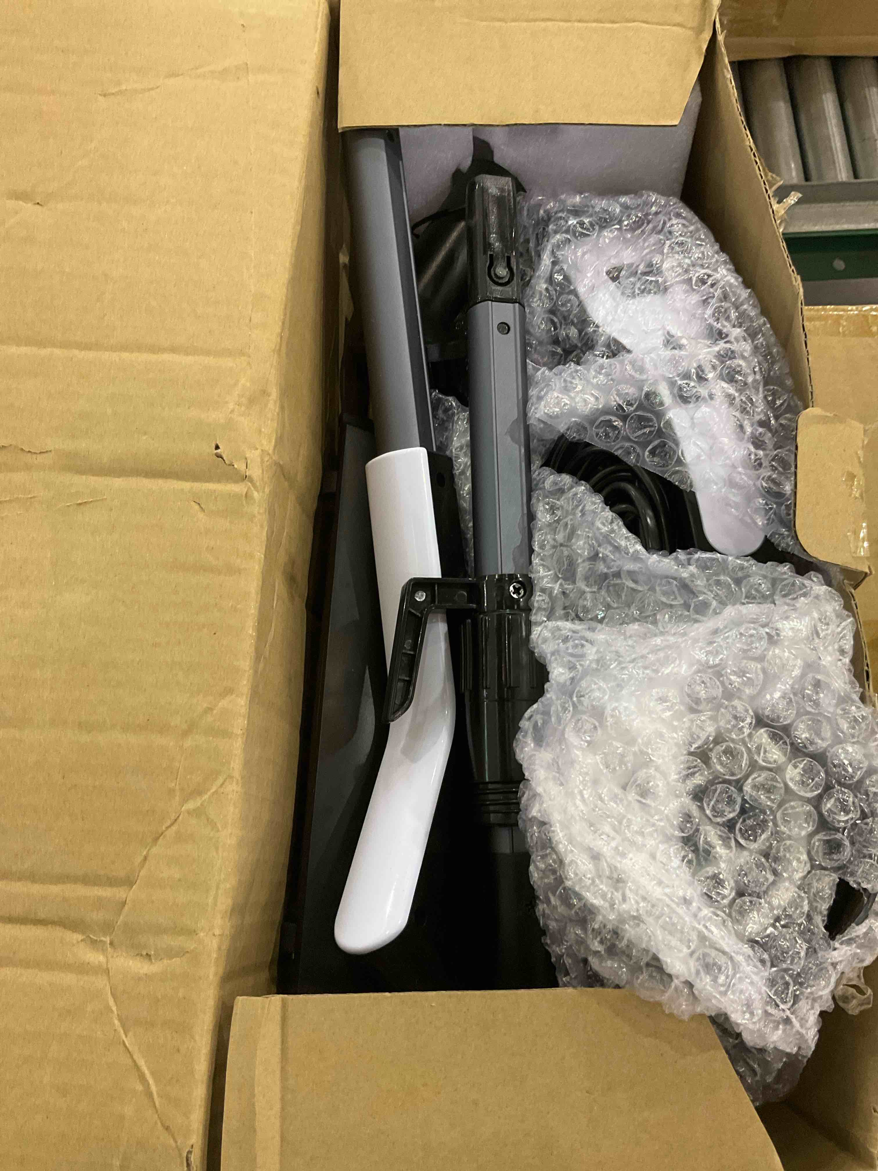 https://s3.amazonaws.com/lotting-images-prod/bidfta/EXS01169348_1706028339625.jpeg