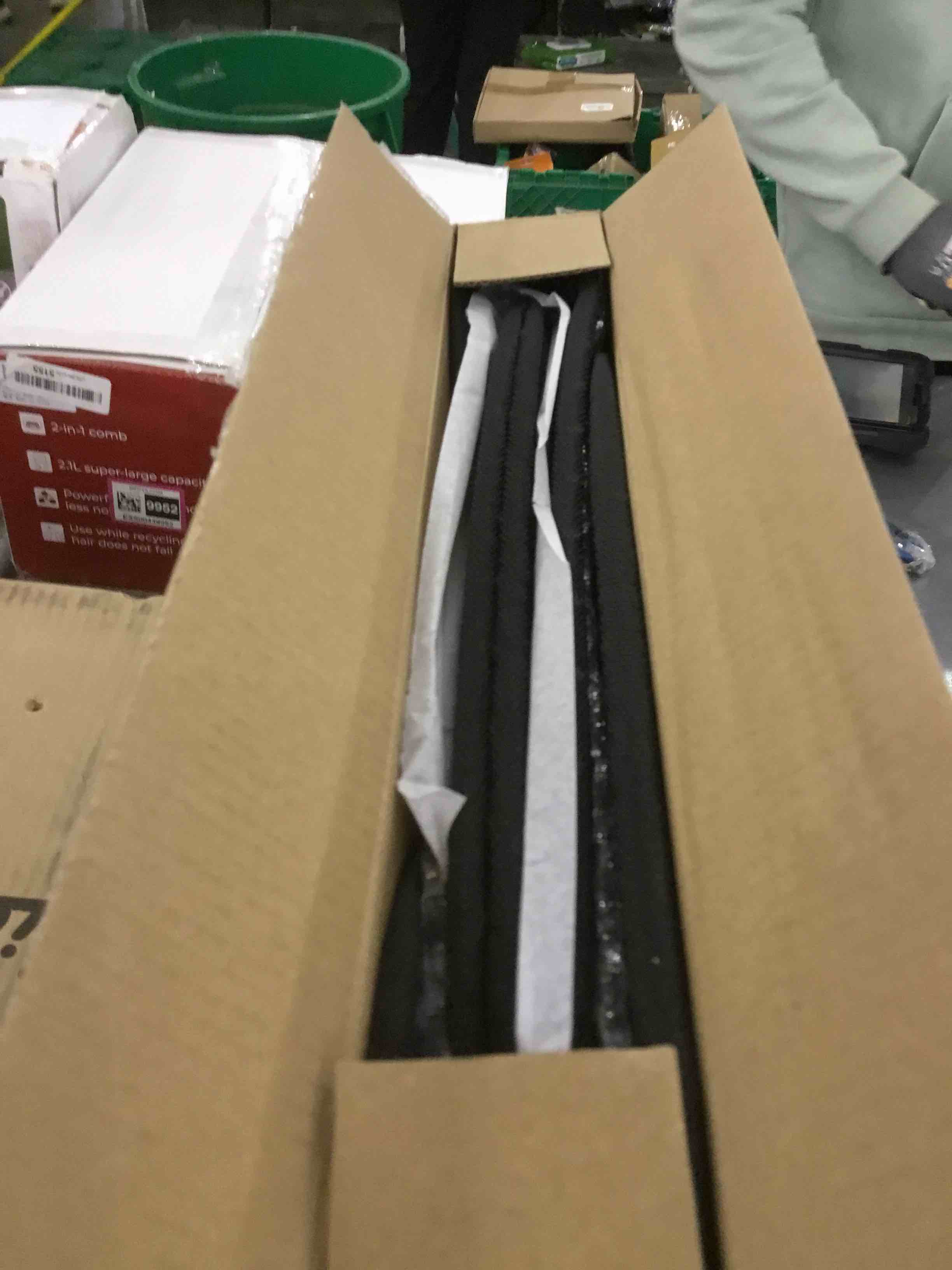 https://s3.amazonaws.com/lotting-images-prod/bidfta/EXS01349594_1710252690326.jpeg