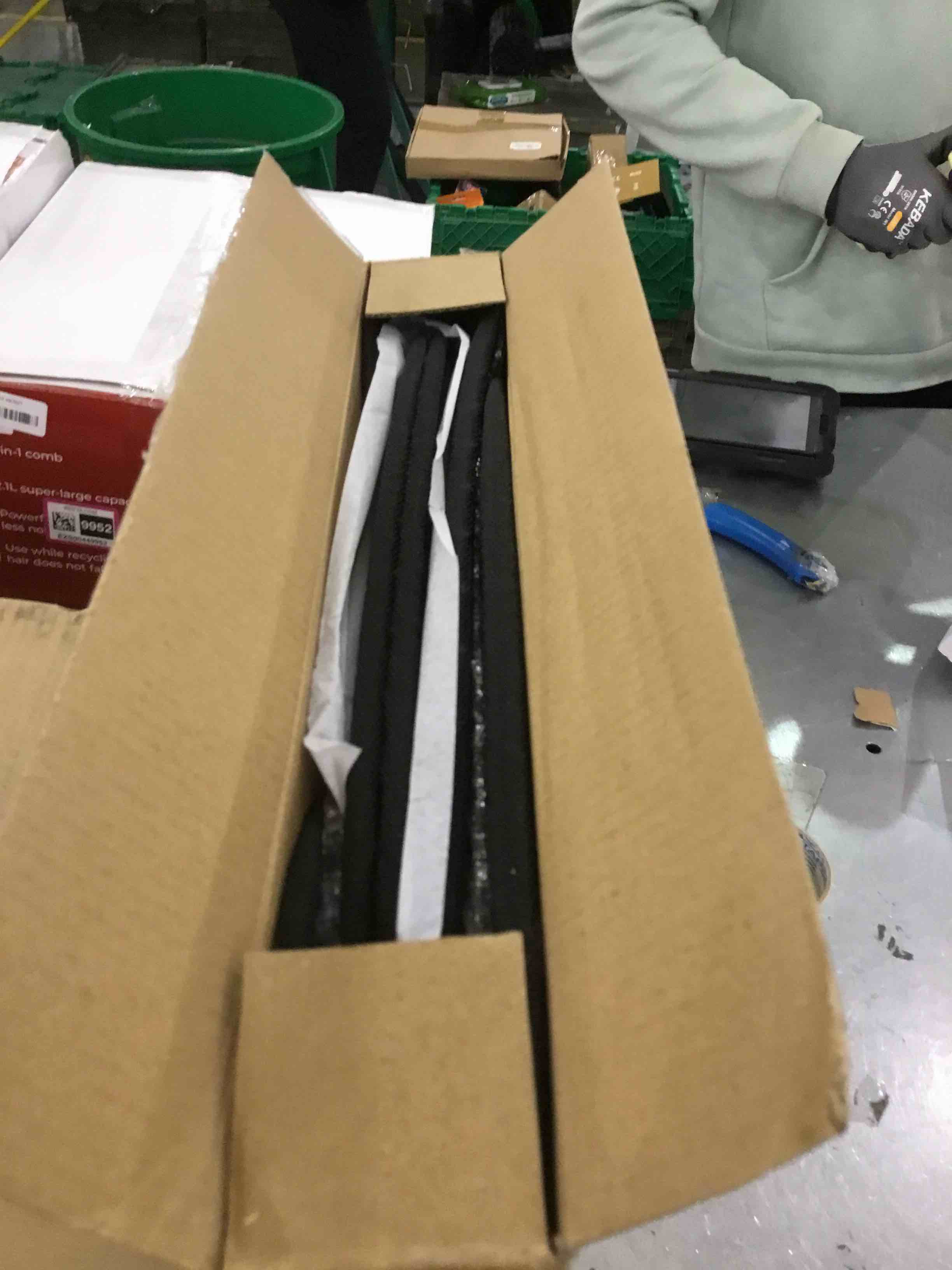 https://s3.amazonaws.com/lotting-images-prod/bidfta/EXS01349594_1710252691438.jpeg