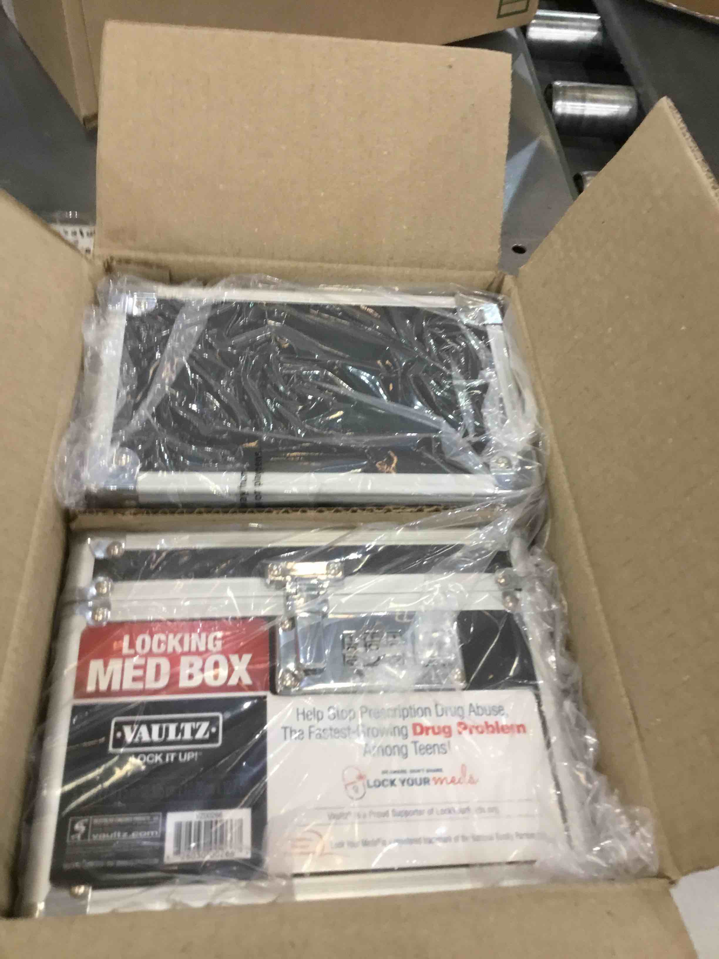 https://s3.amazonaws.com/lotting-images-prod/bidfta/EXS01349662_1710261949252.jpeg