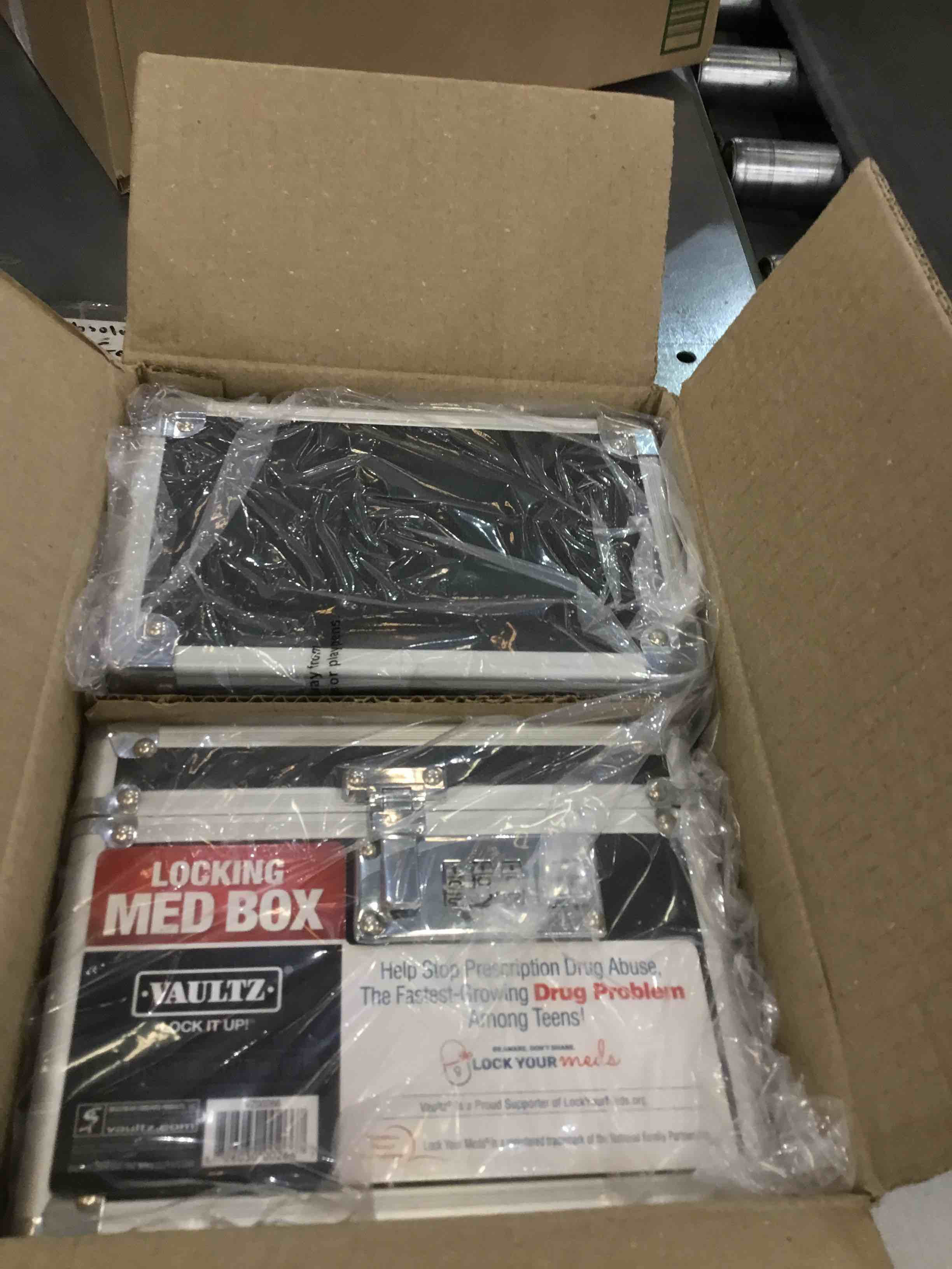 https://s3.amazonaws.com/lotting-images-prod/bidfta/EXS01349662_1710261950421.jpeg