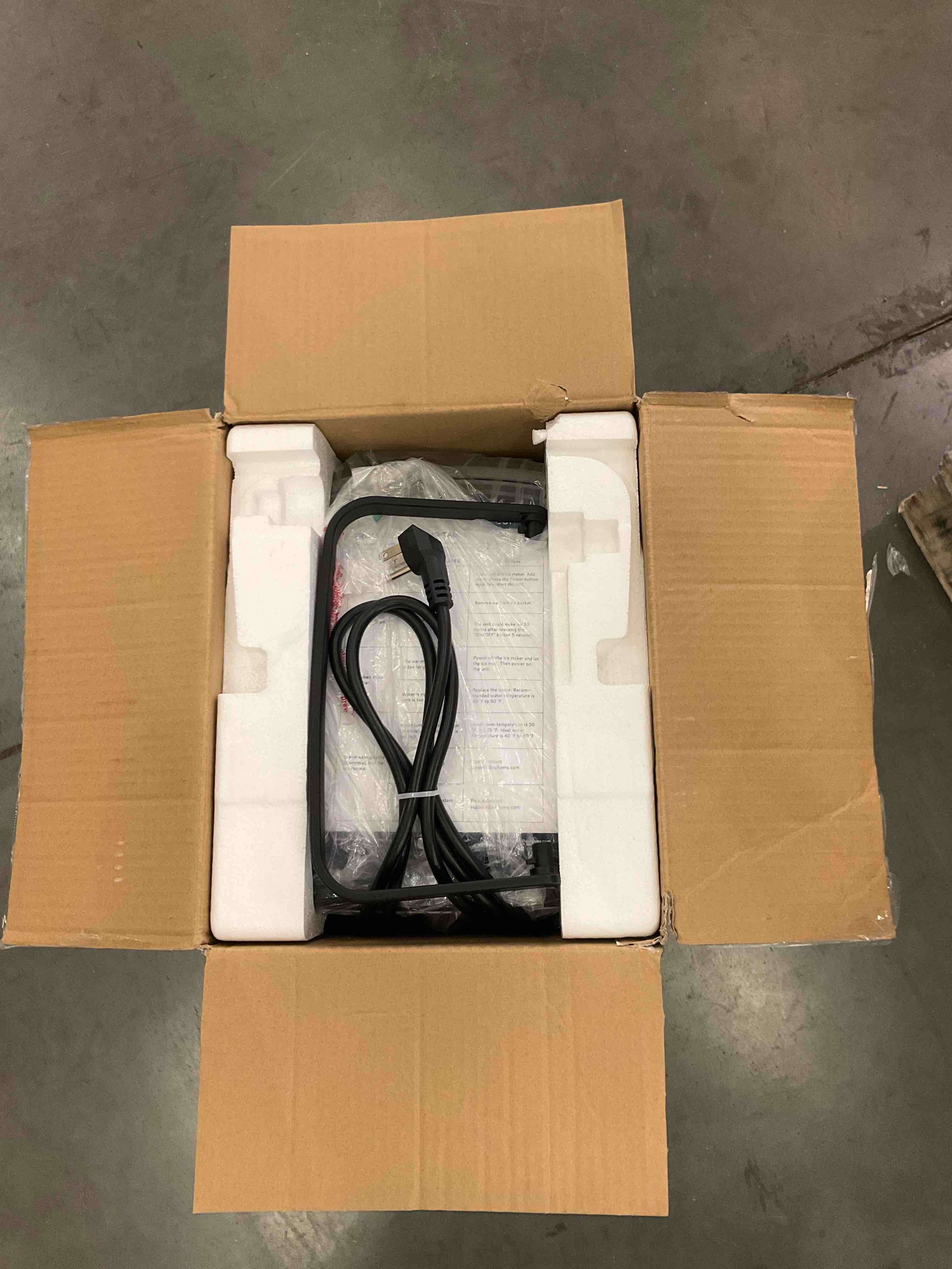 https://s3.amazonaws.com/lotting-images-prod/bidfta/EXS01455641_1726063124779.jpeg