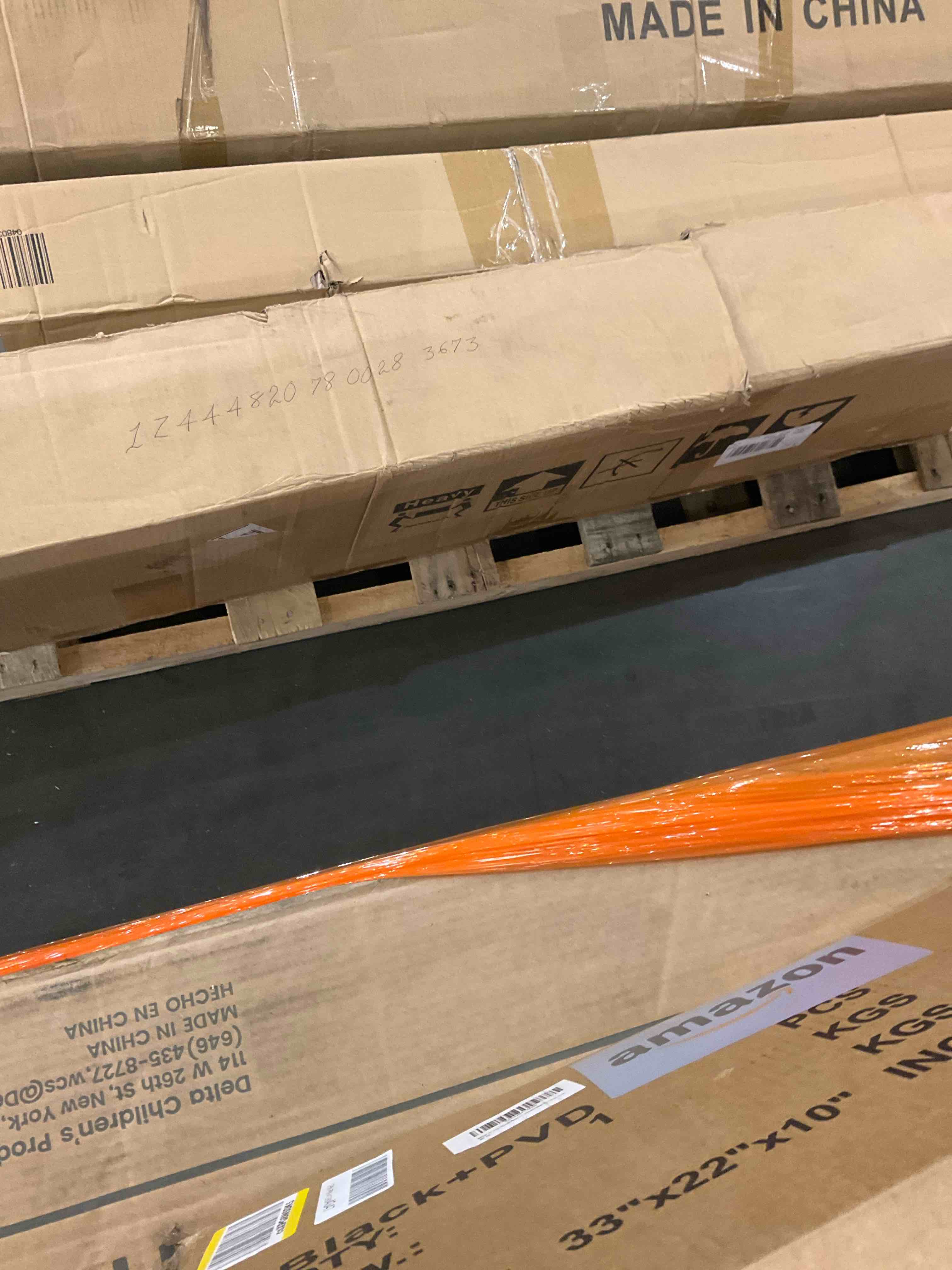 https://s3.amazonaws.com/lotting-images-prod/bidfta/EXS01697070_1726058484880.jpeg