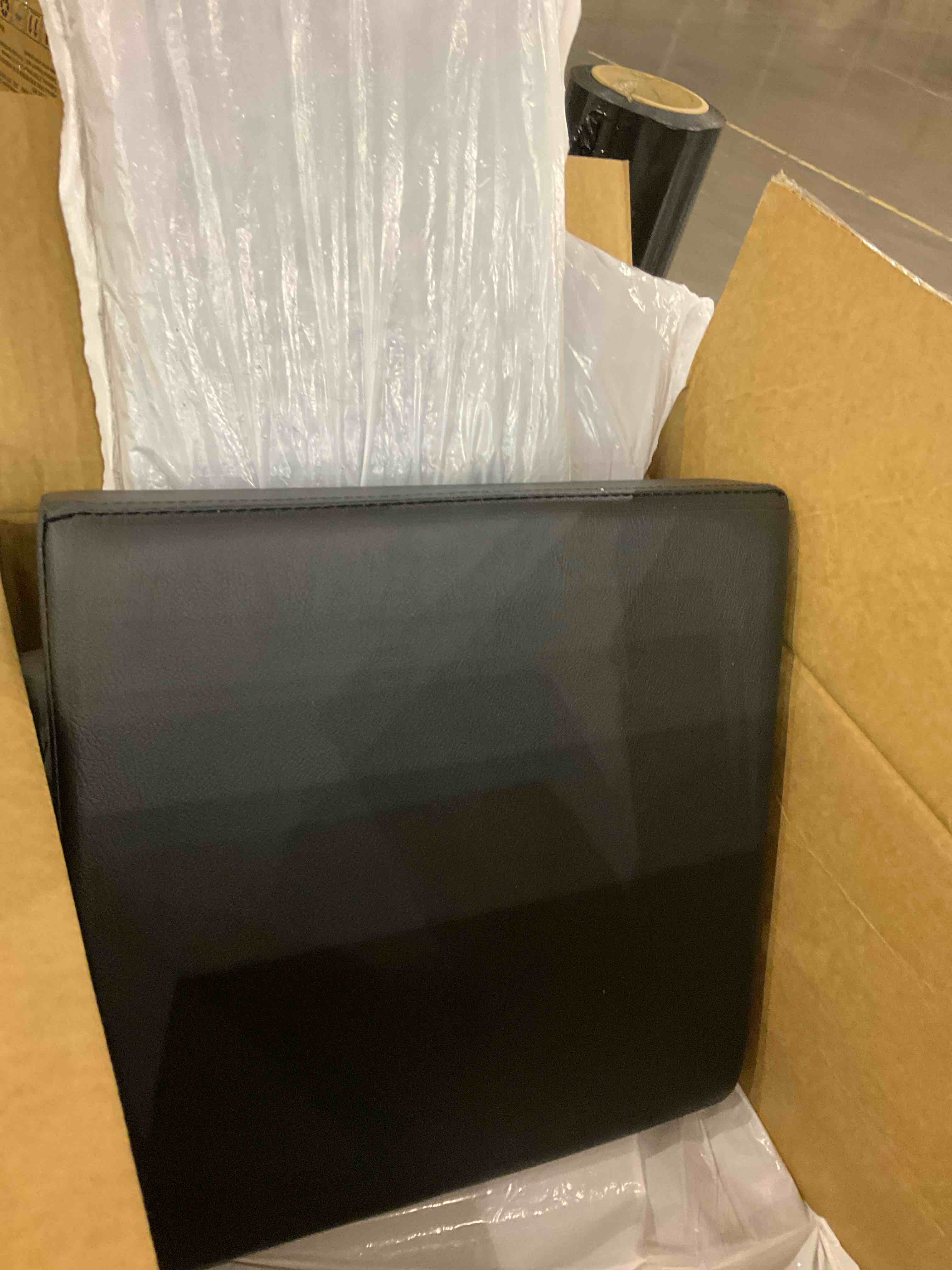 https://s3.amazonaws.com/lotting-images-prod/bidfta/EXS01697138_1726143190695.jpeg