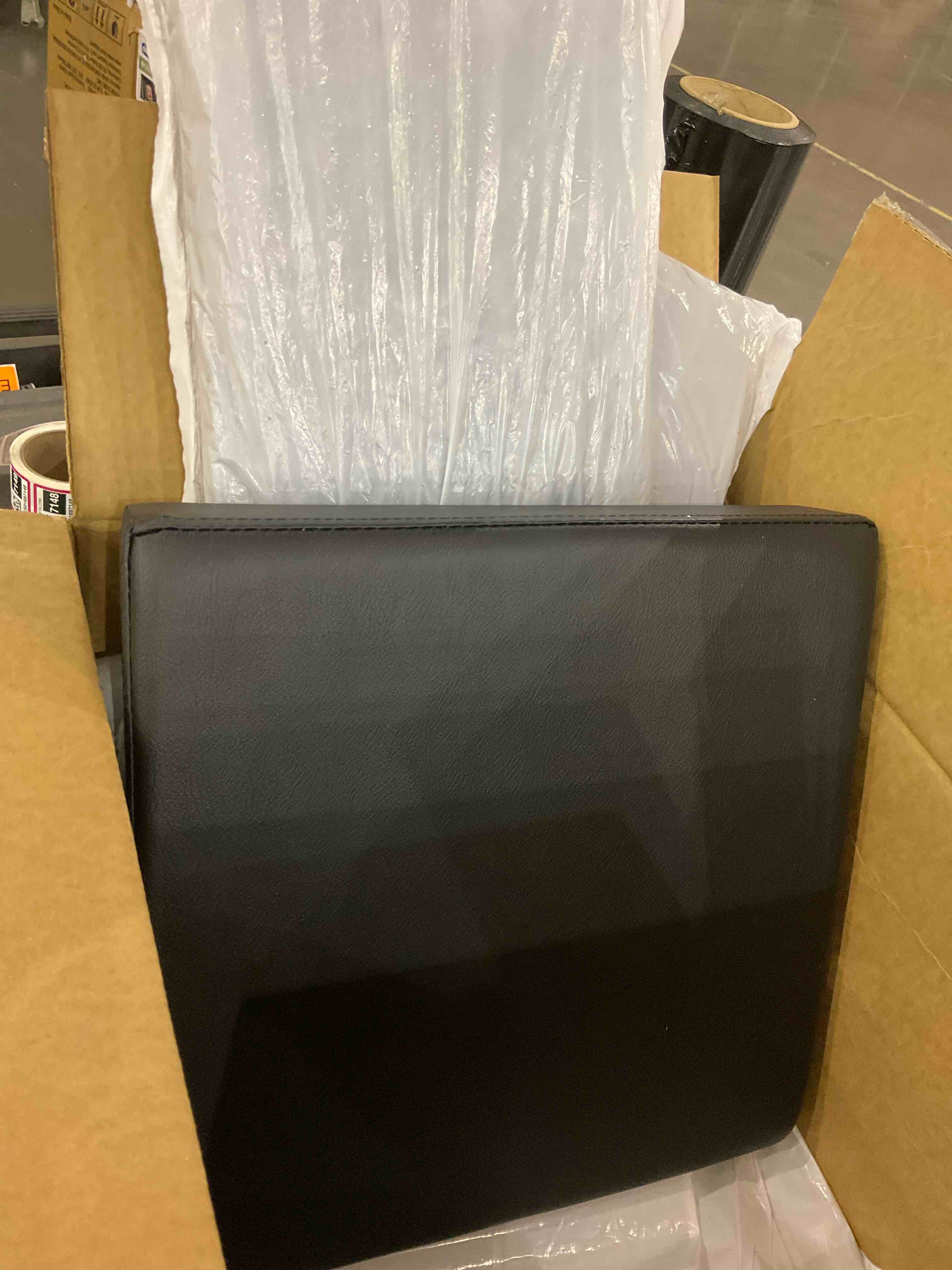 https://s3.amazonaws.com/lotting-images-prod/bidfta/EXS01697138_1726143191849.jpeg