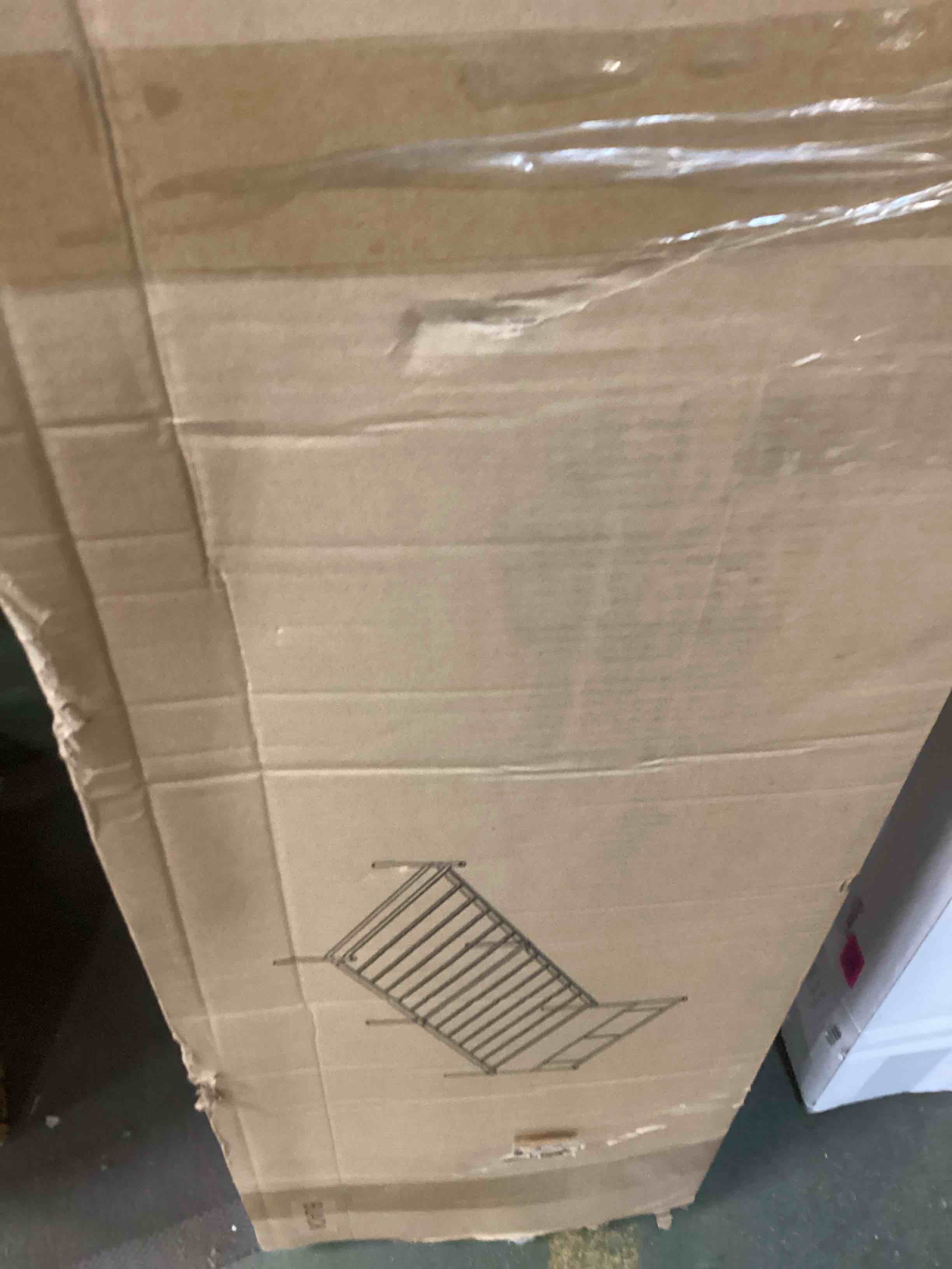 https://s3.amazonaws.com/lotting-images-prod/bidfta/GRA0001127_1725978081322.jpeg