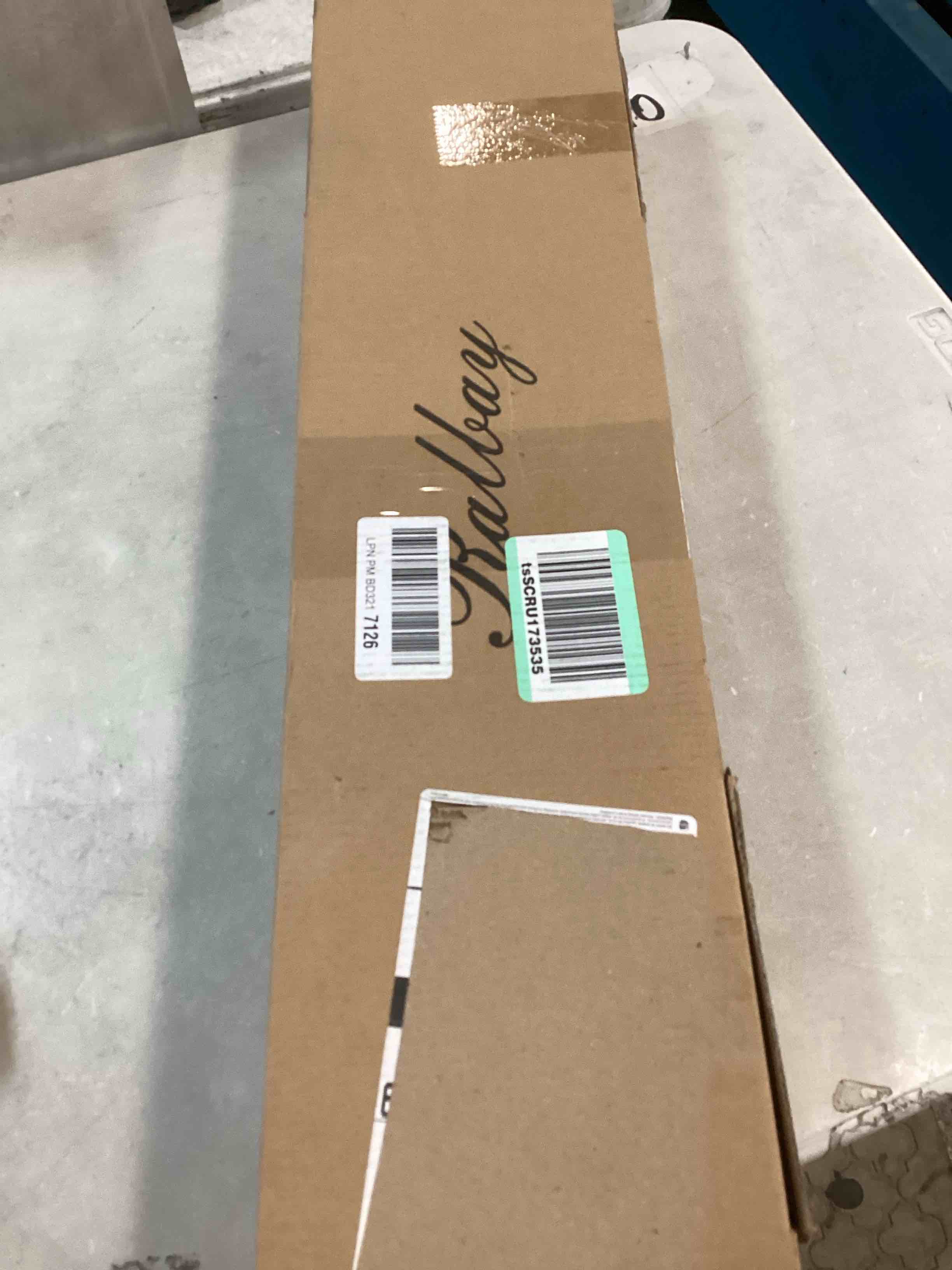 https://s3.amazonaws.com/lotting-images-prod/bidfta/GRA0001767_1725561854663.jpeg