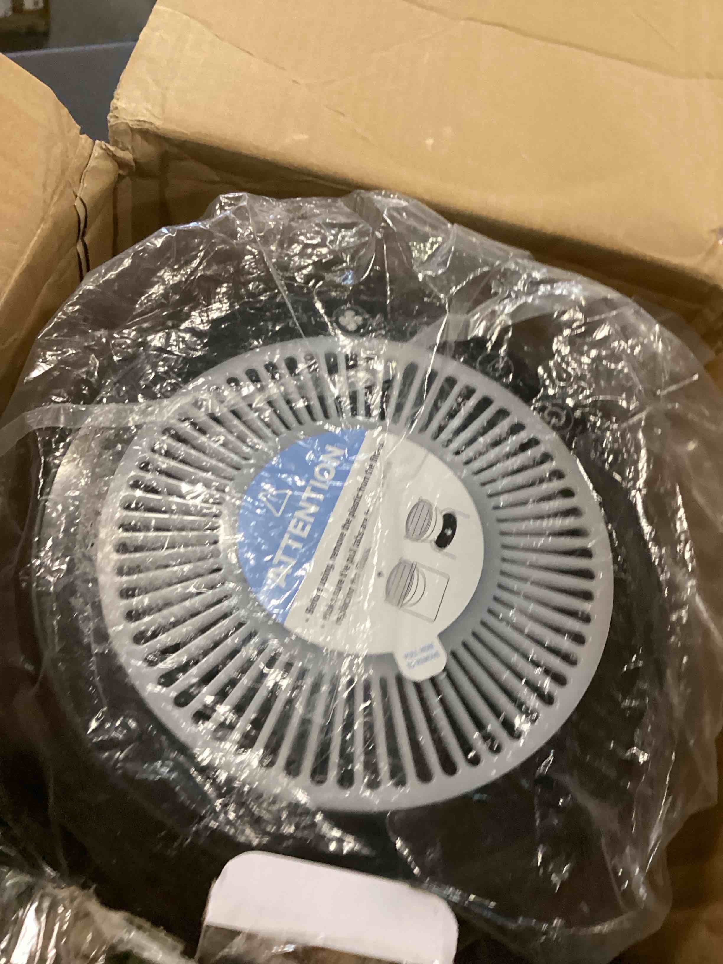 https://s3.amazonaws.com/lotting-images-prod/bidfta/GRA0003844_1726498294705.jpeg