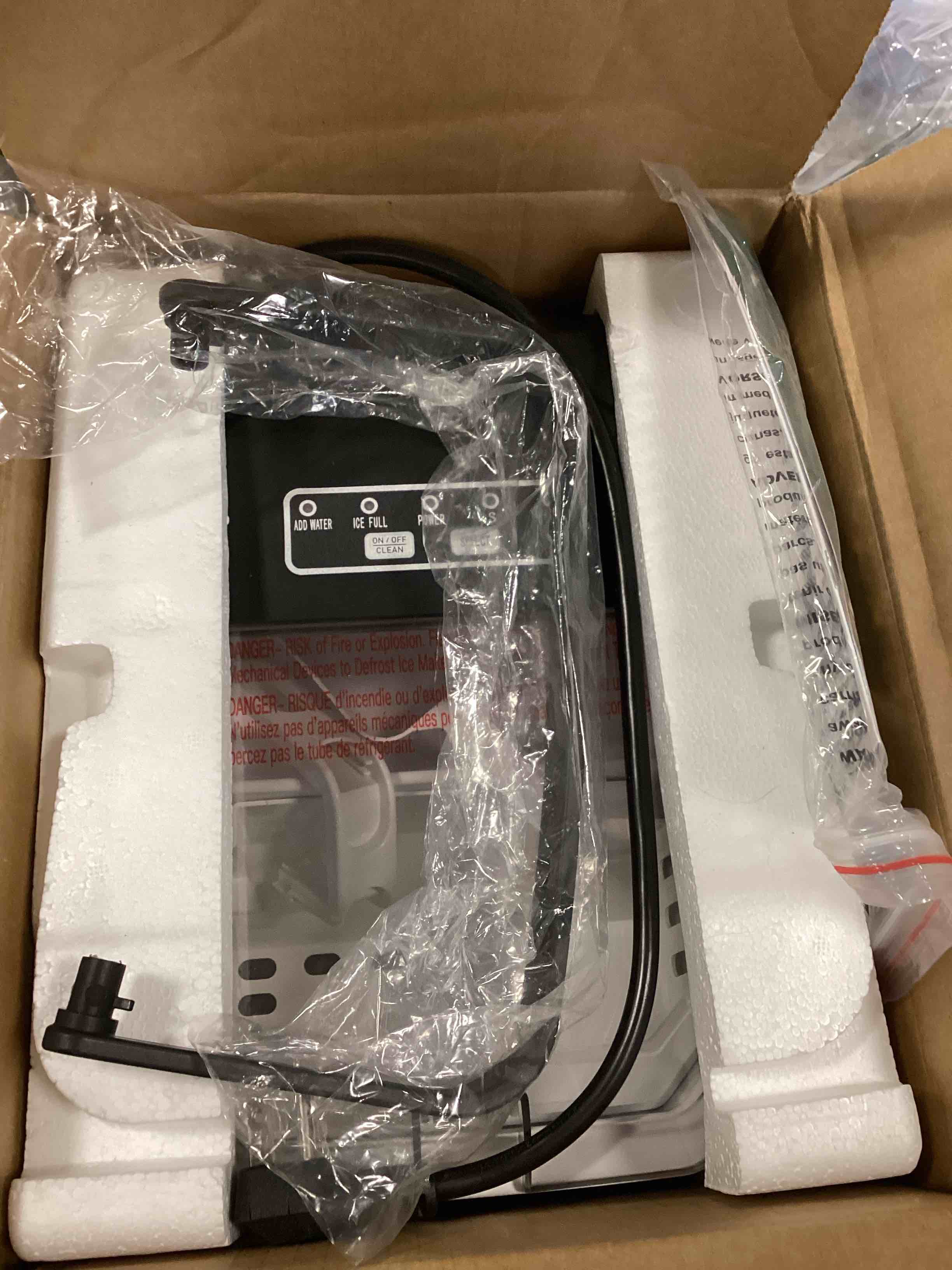 https://s3.amazonaws.com/lotting-images-prod/bidfta/GRA0004473_1727103018814.jpeg