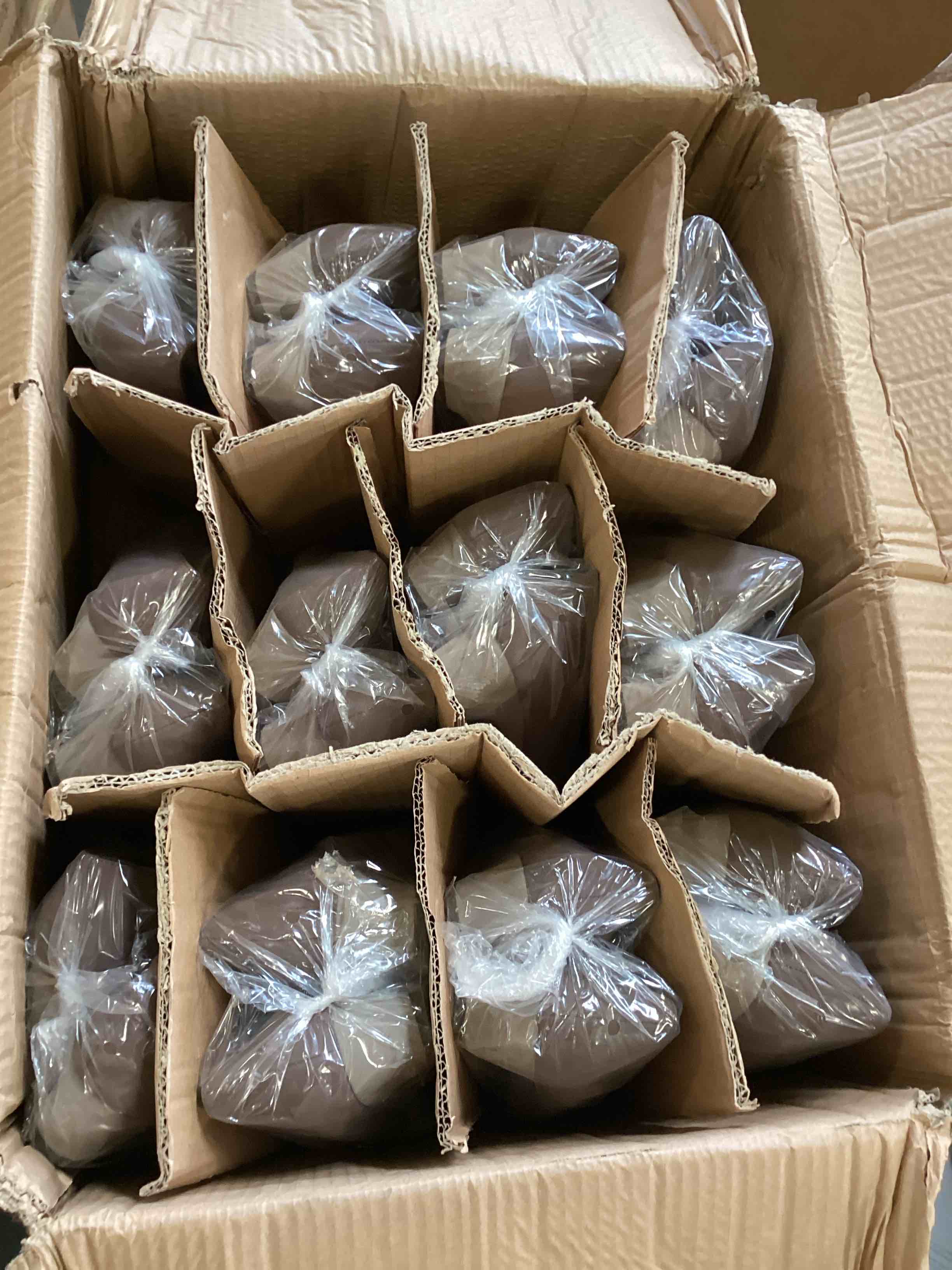 https://s3.amazonaws.com/lotting-images-prod/bidfta/GRA0005237_1726161434279.jpeg