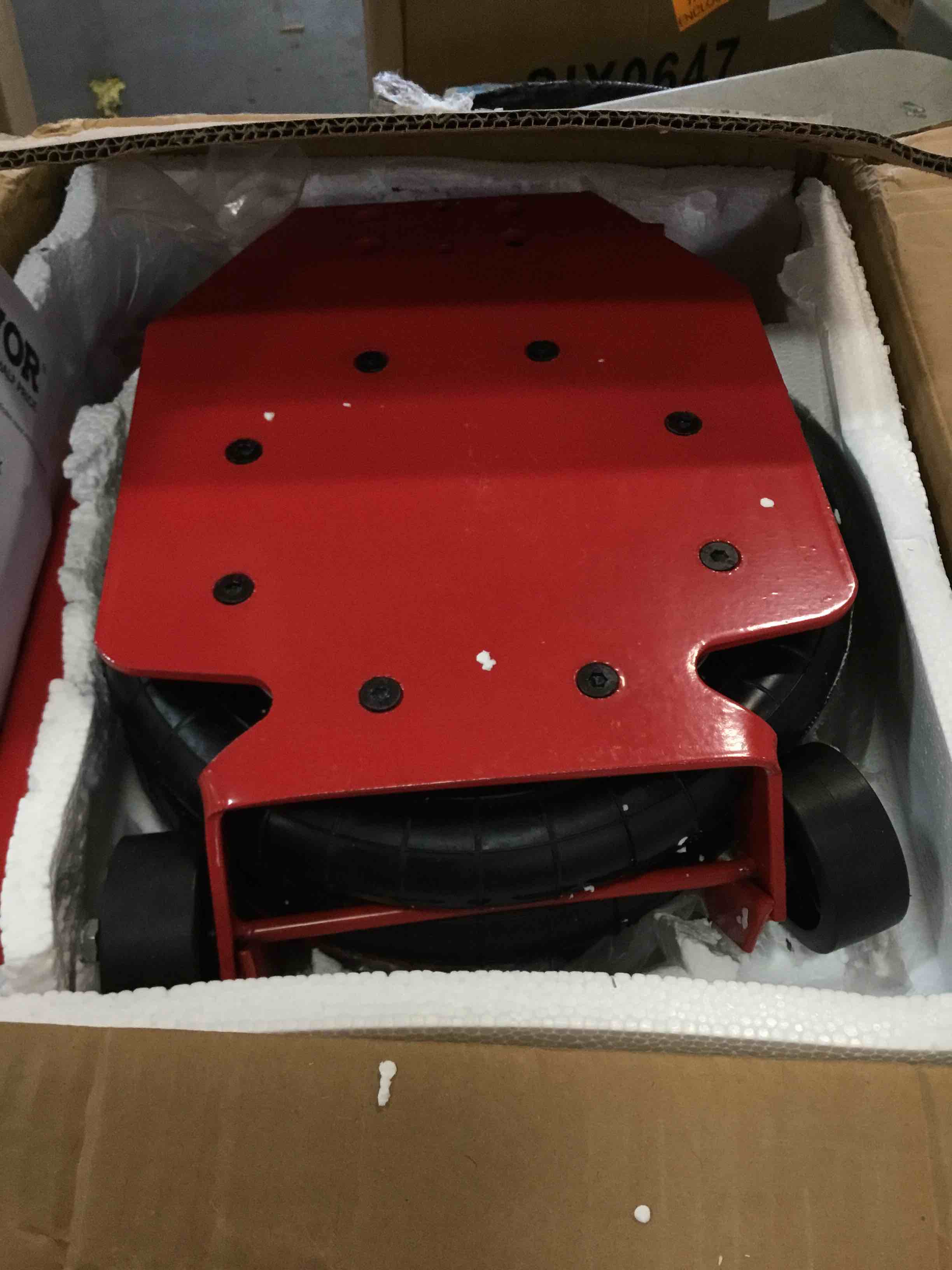 https://s3.amazonaws.com/lotting-images-prod/bidfta/GRA0006686_1726255369156.jpeg