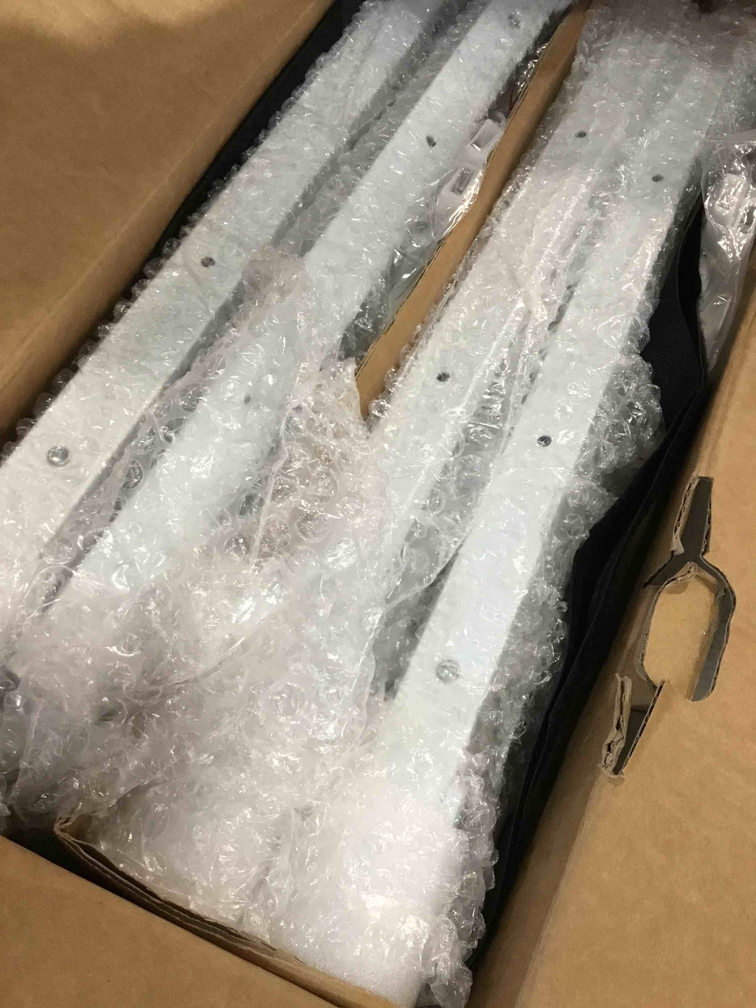 https://s3.amazonaws.com/lotting-images-prod/bidfta/GRA0007588_1725999250307.jpeg